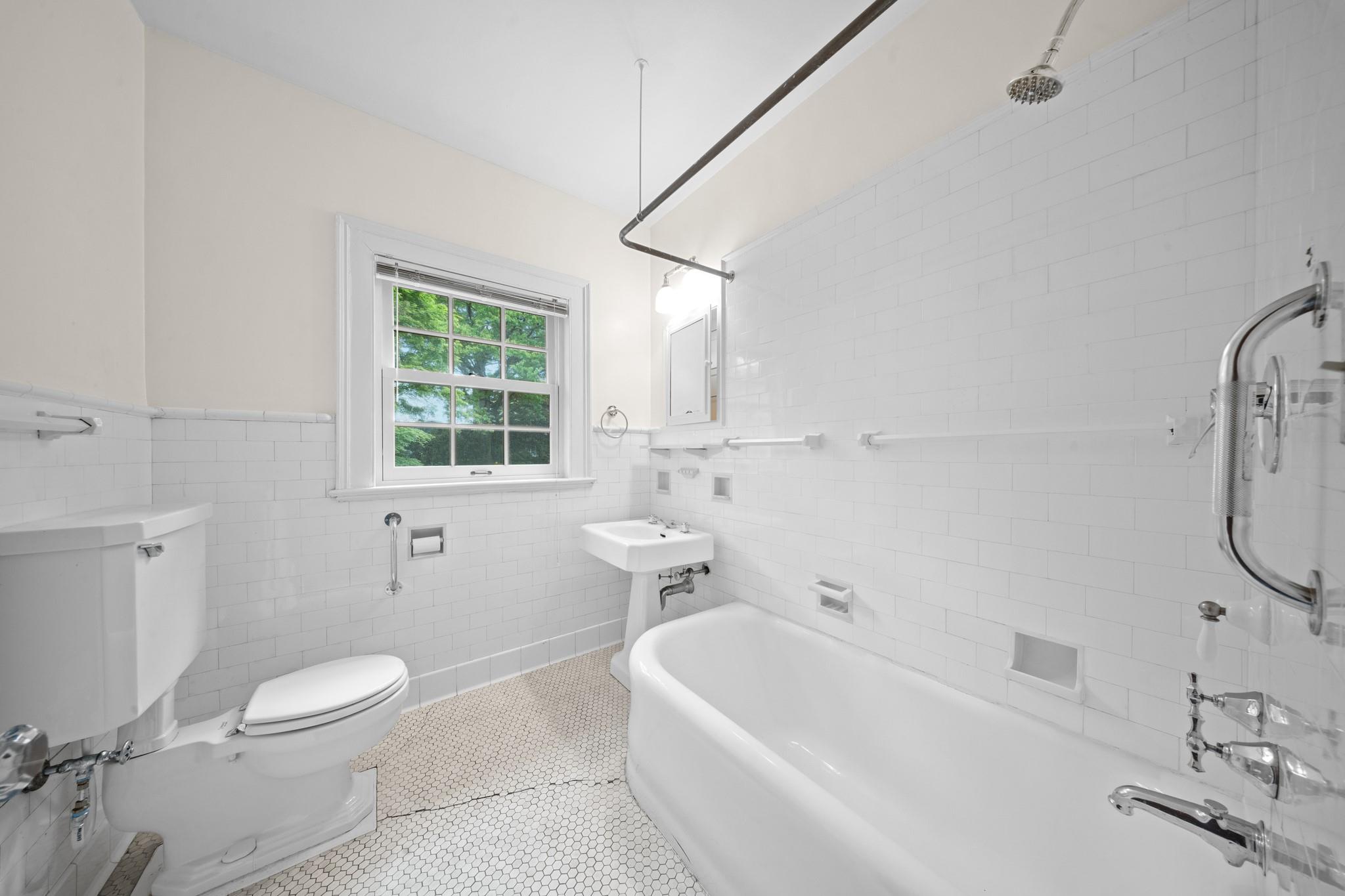 681 W 231st Street, Bronx, NY 10463