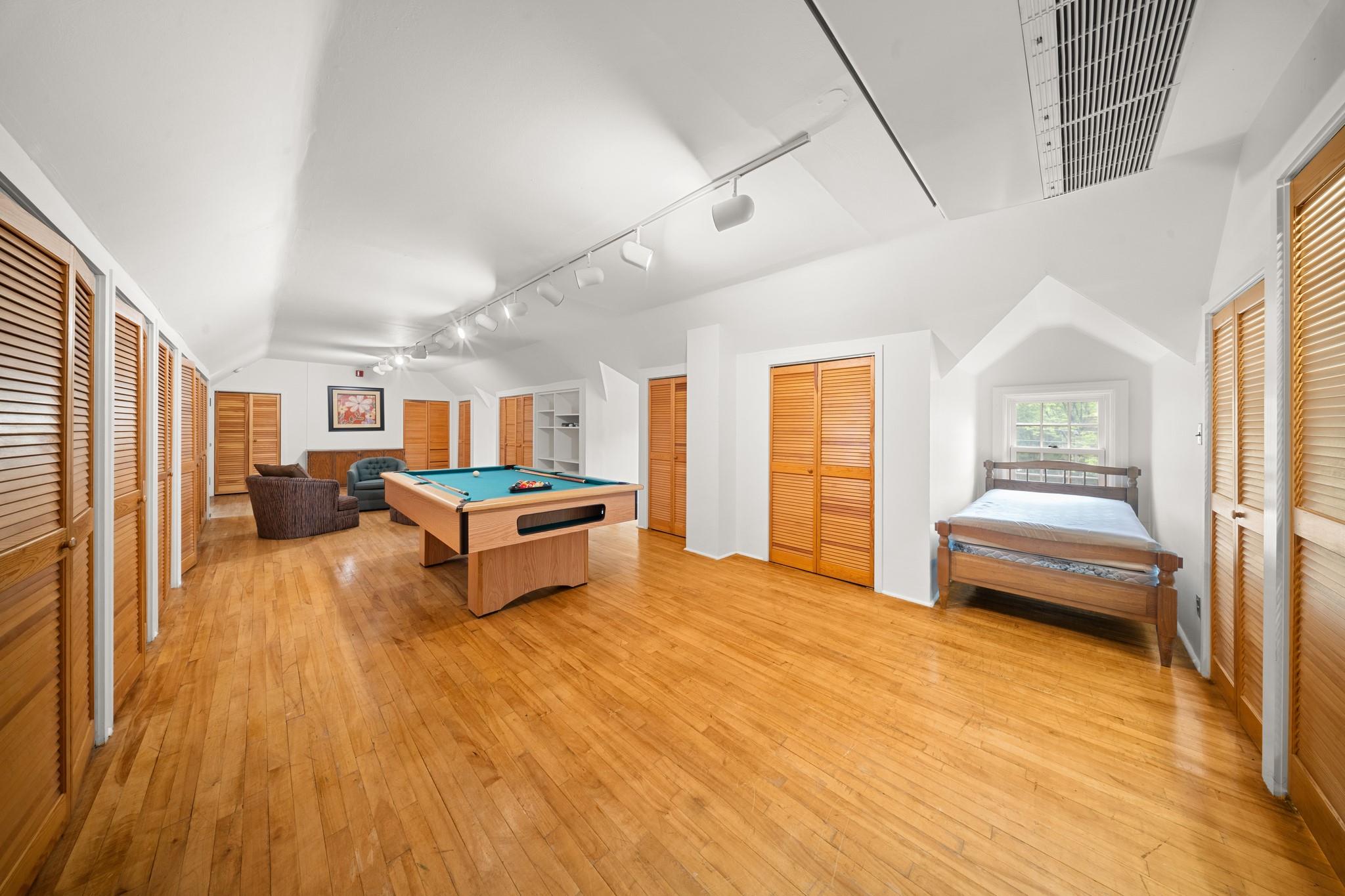 681 W 231st Street, Bronx, NY 10463