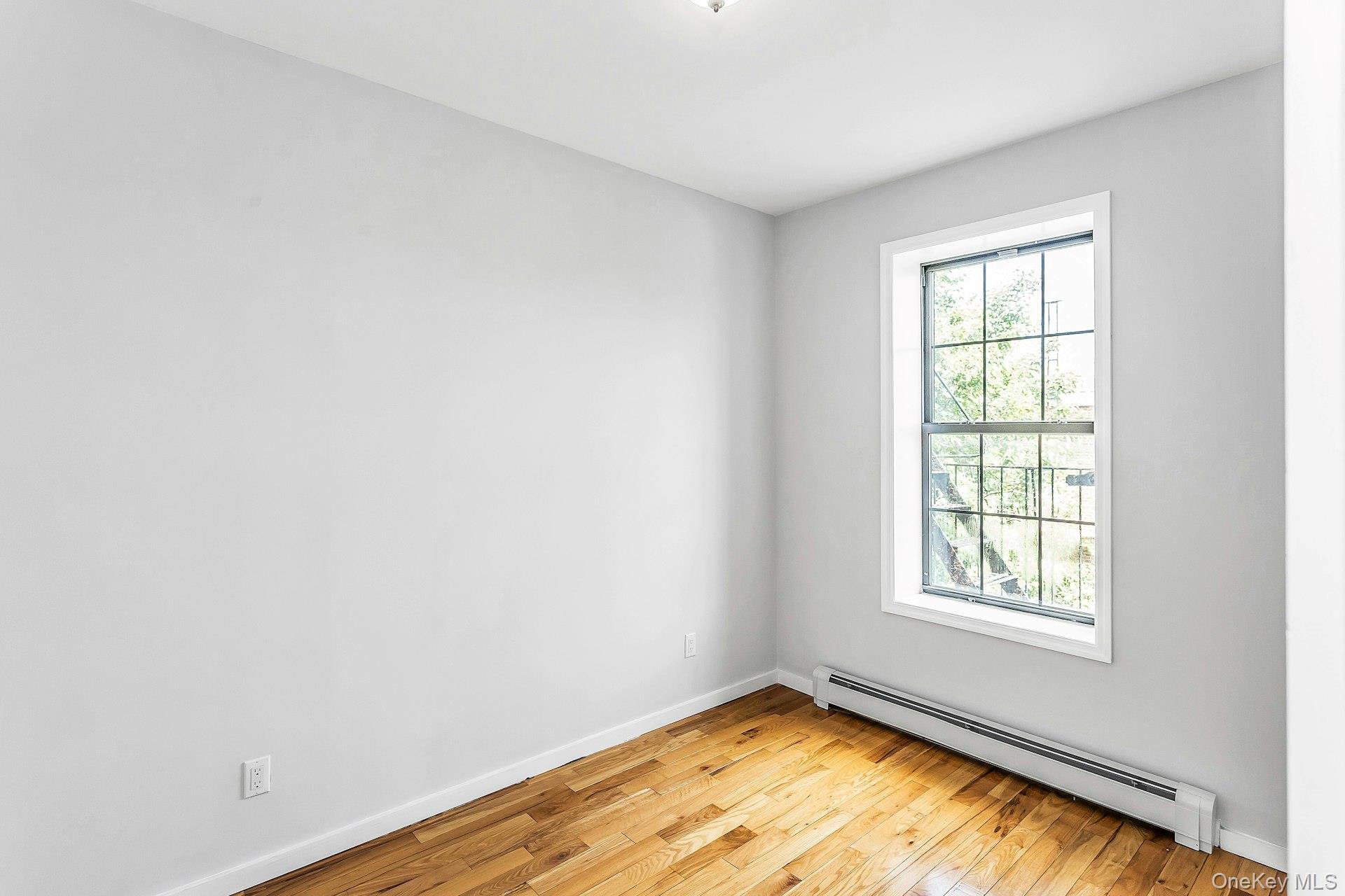 34-21 9 Street, Astoria, NY 11106