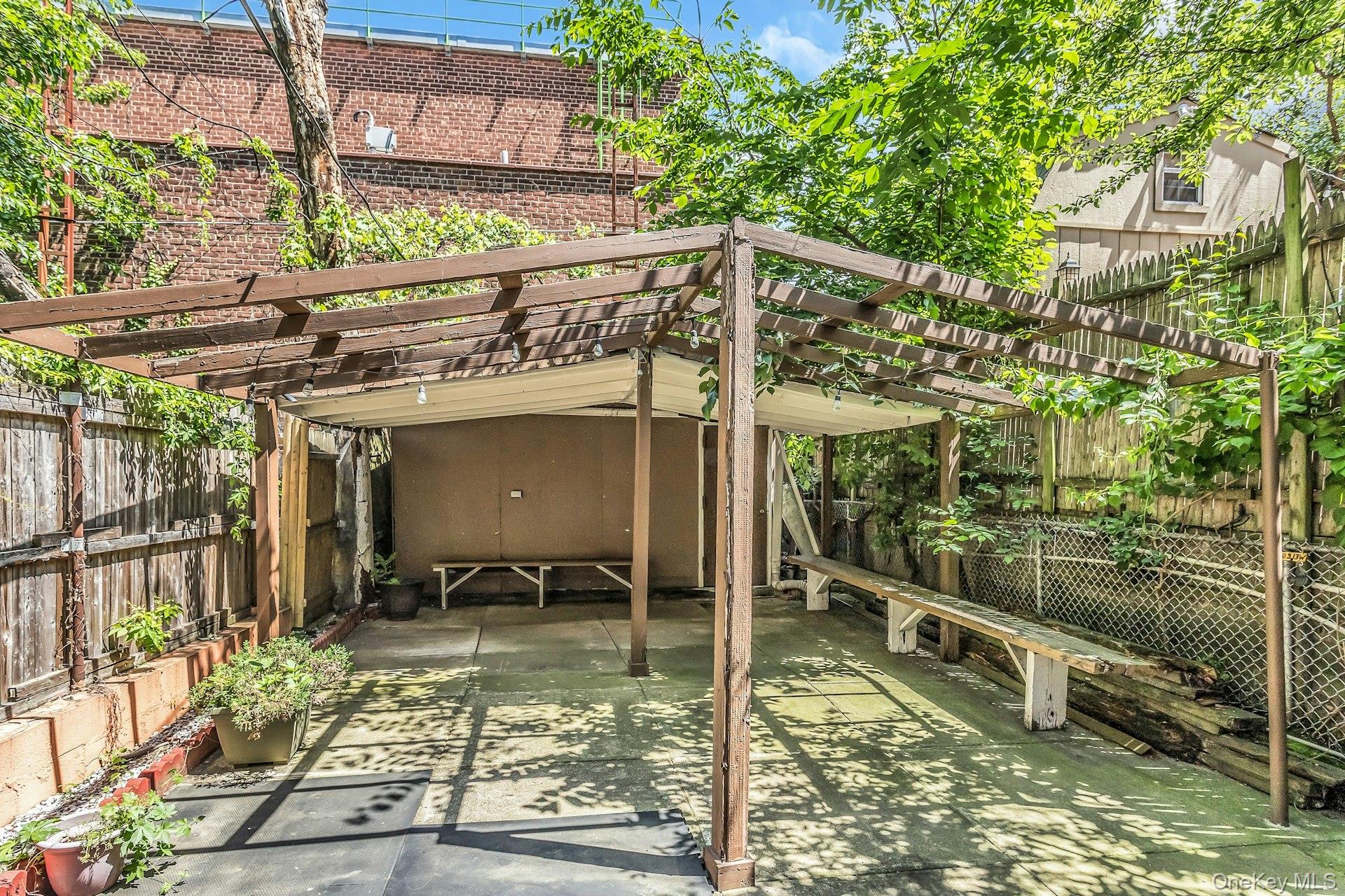 34-21 9 Street, Astoria, NY 11106