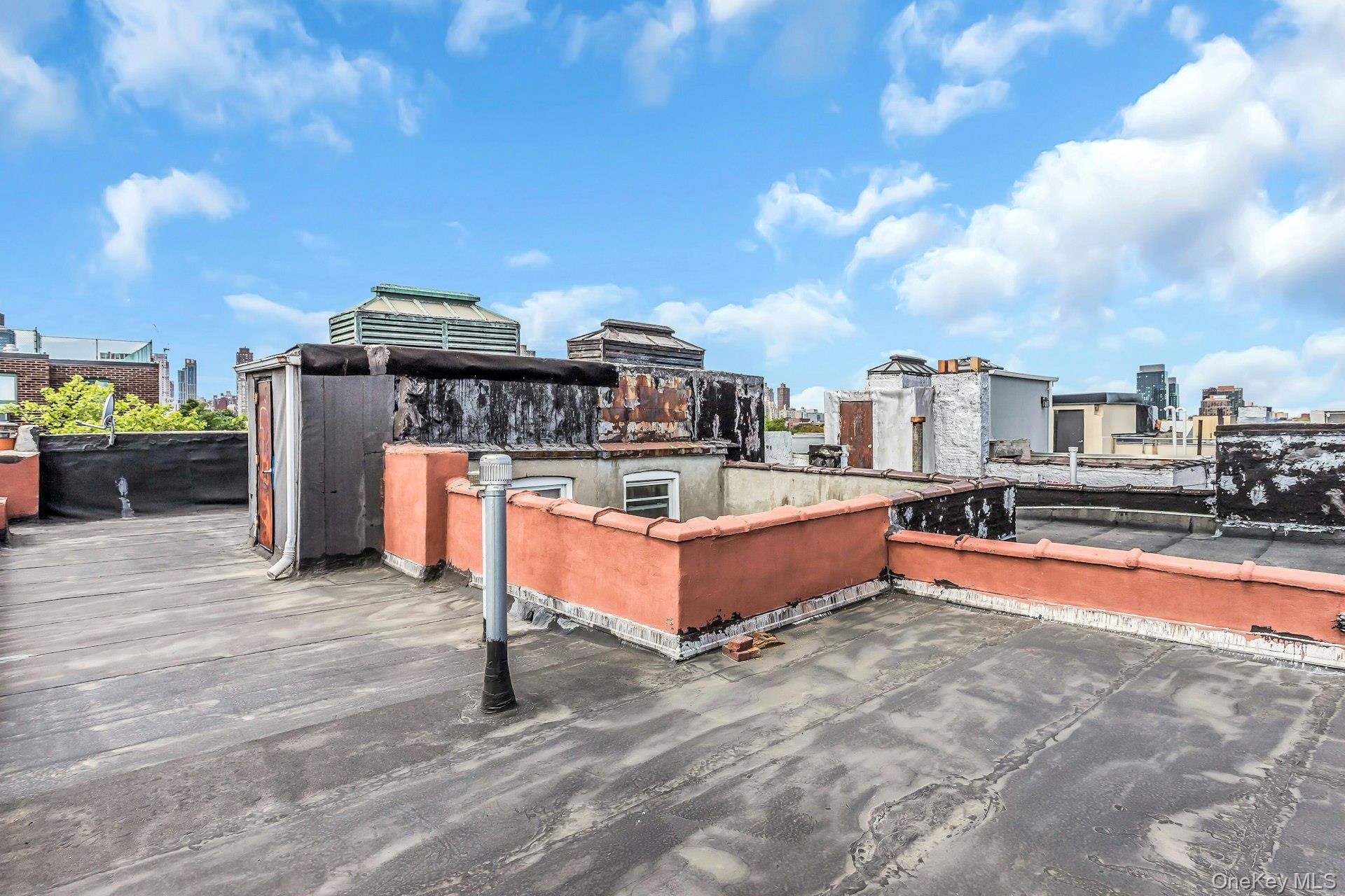 34-21 9 Street, Astoria, NY 11106