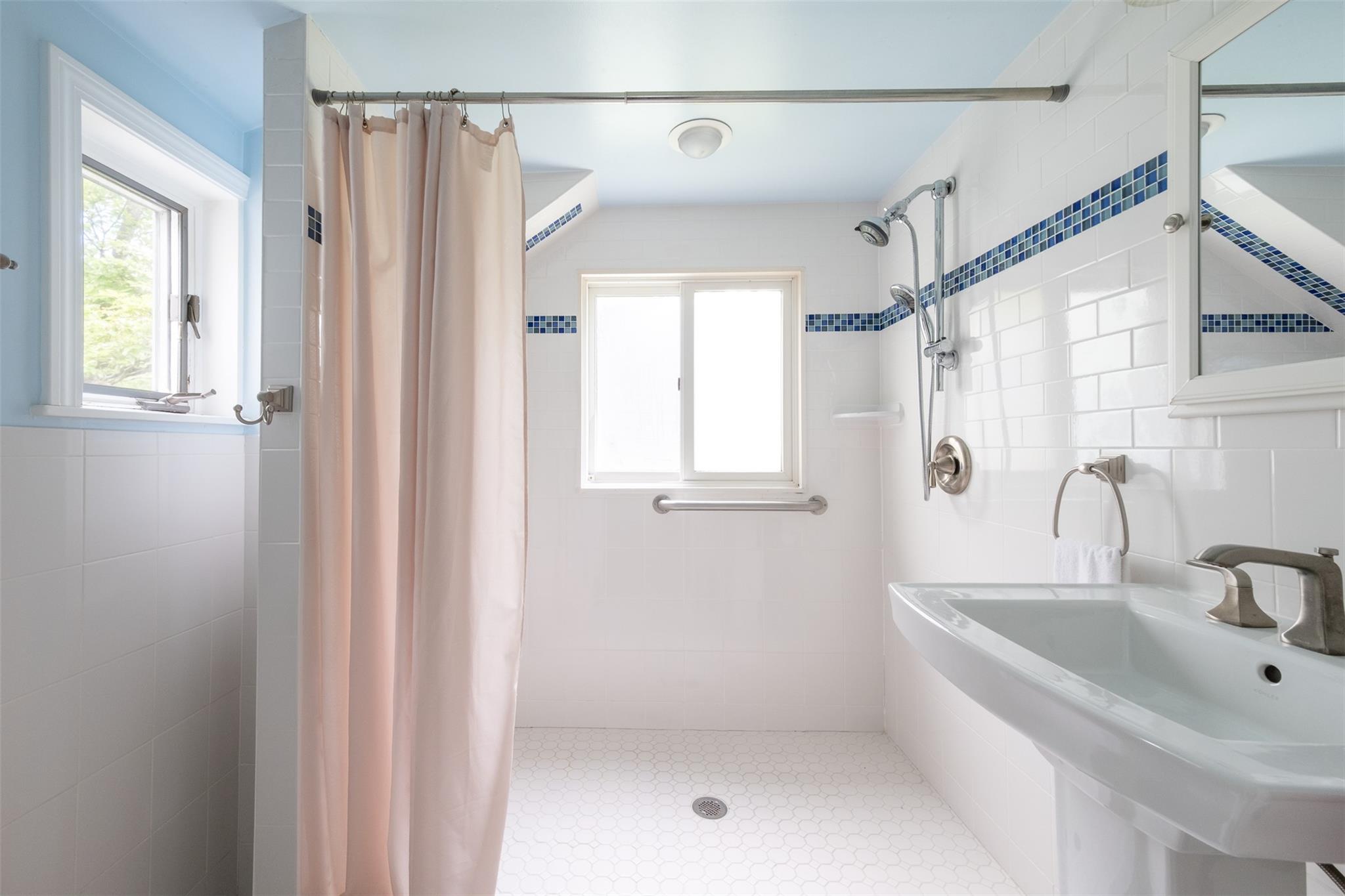 19 Reynal Road, White Plains, NY 10605