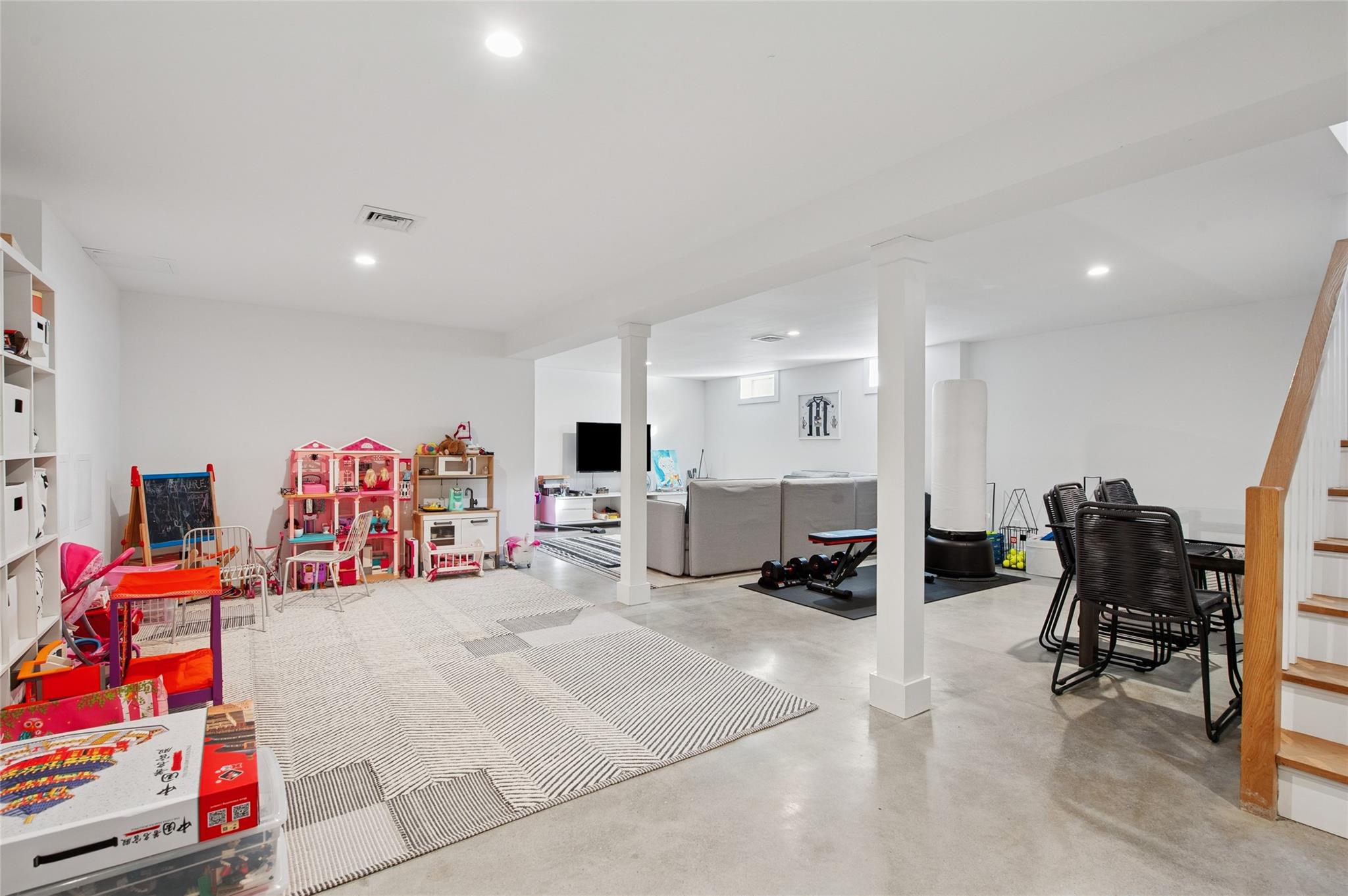 75 Saint Andrews Road, Southampton, NY 11968