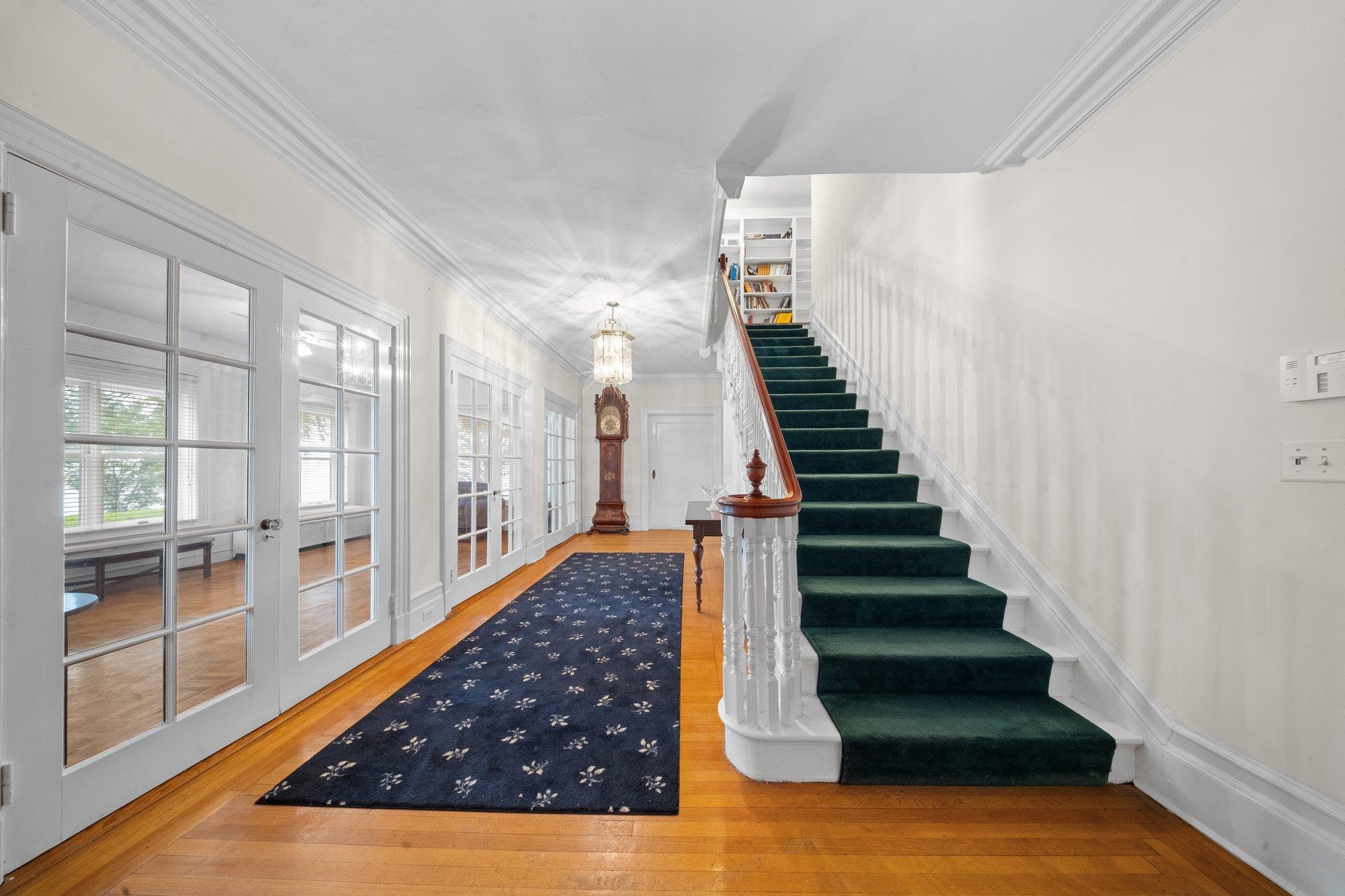 10-08 Shore Road, Douglaston, NY 11363