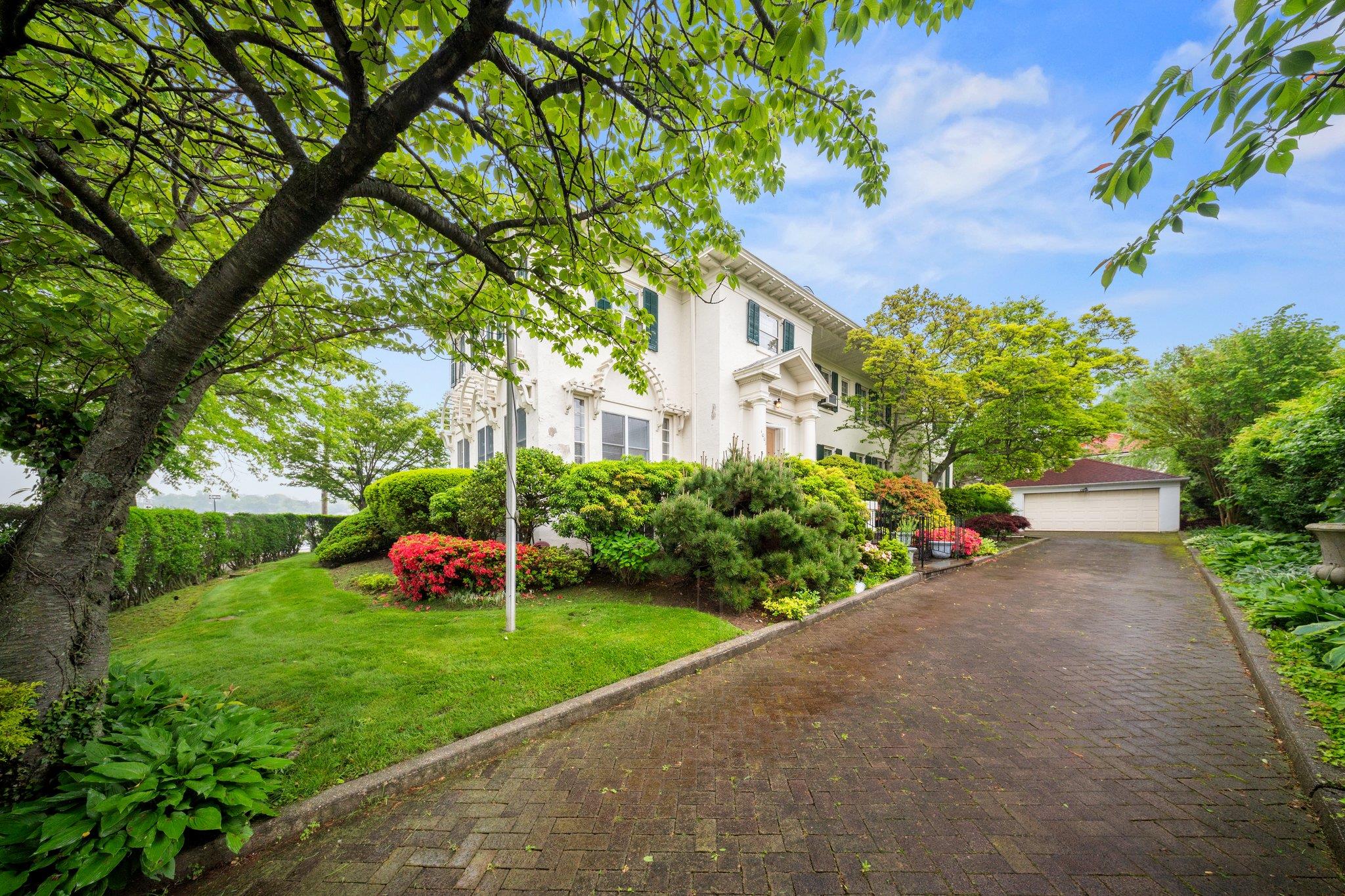 10-08 Shore Road, Douglaston, NY 11363