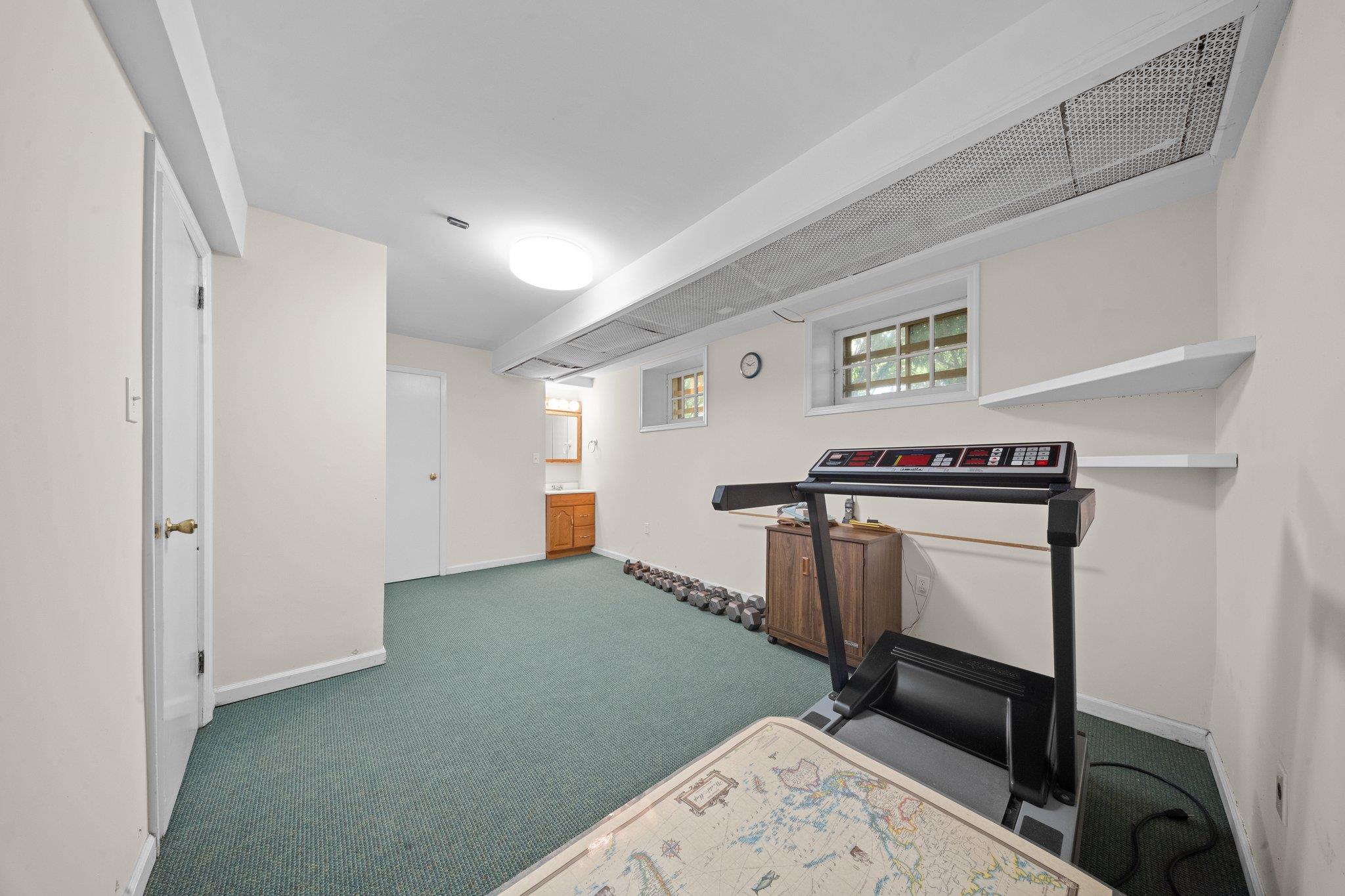 10-08 Shore Road, Douglaston, NY 11363