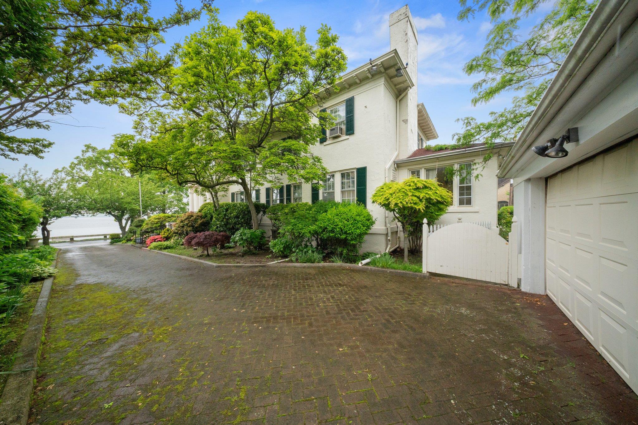 10-08 Shore Road, Douglaston, NY 11363