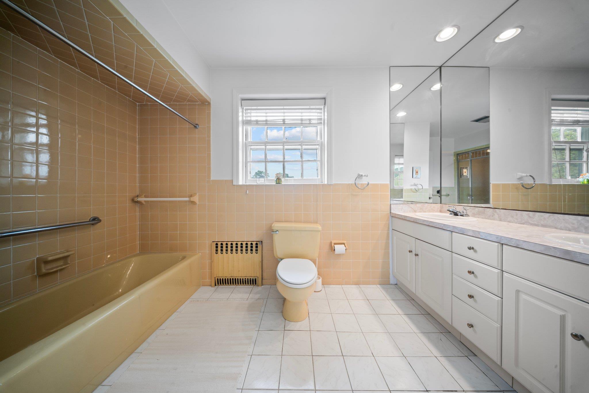 10-08 Shore Road, Douglaston, NY 11363