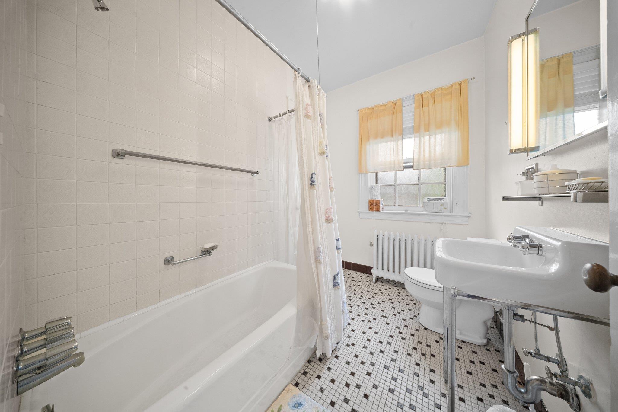 10-08 Shore Road, Douglaston, NY 11363