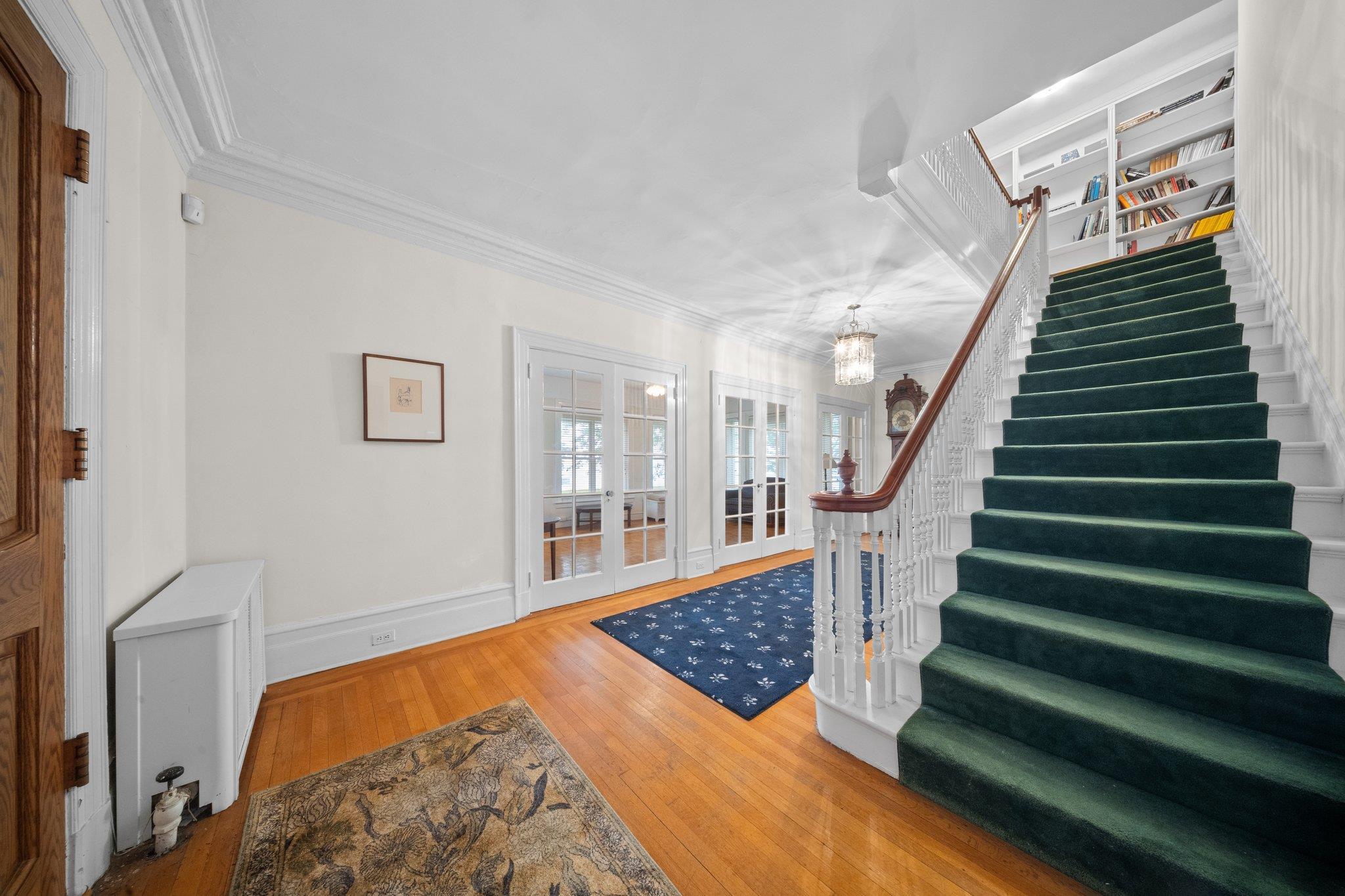 10-08 Shore Road, Douglaston, NY 11363