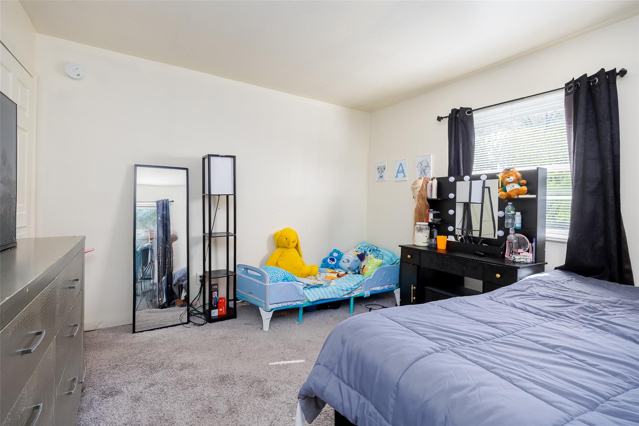 6 Gordon Avenue, Medford, NY 11763