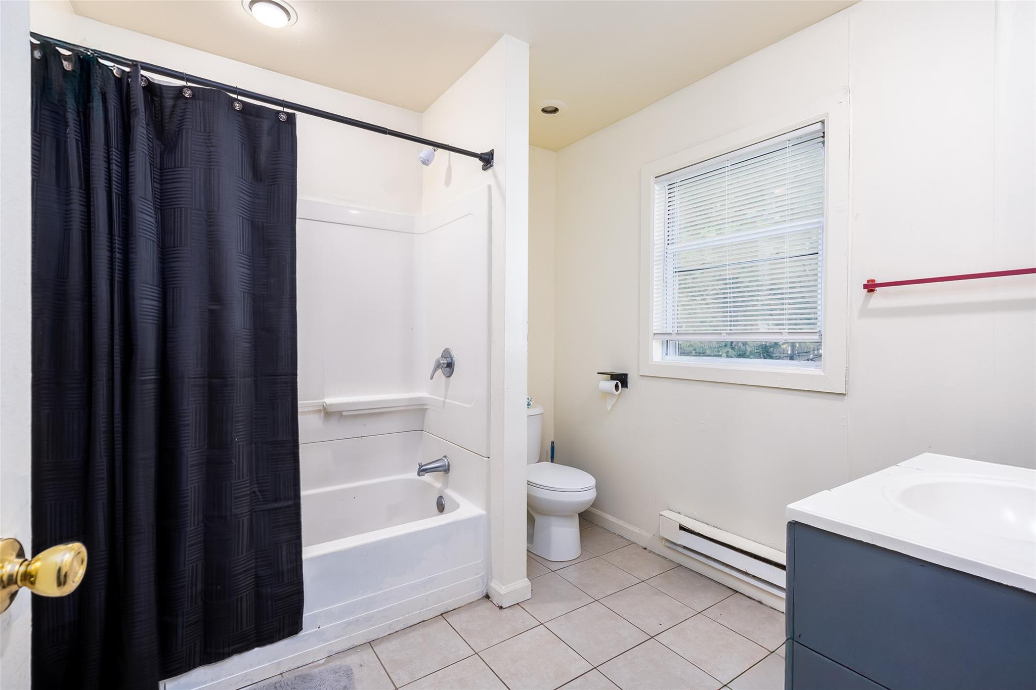 6 Gordon Avenue, Medford, NY 11763