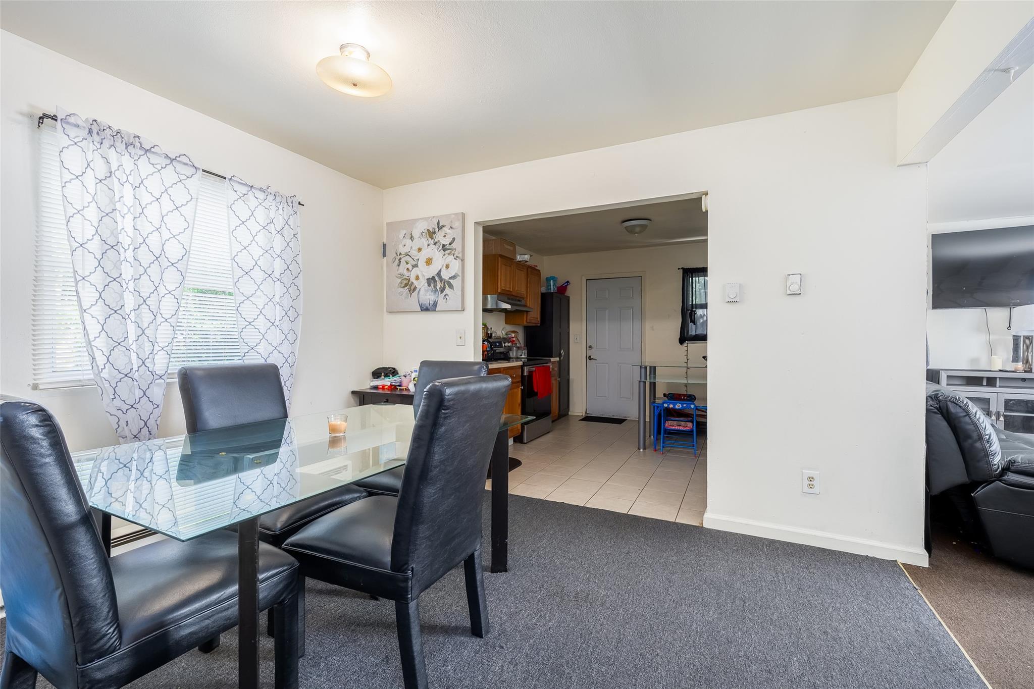 6 Gordon Avenue, Medford, NY 11763