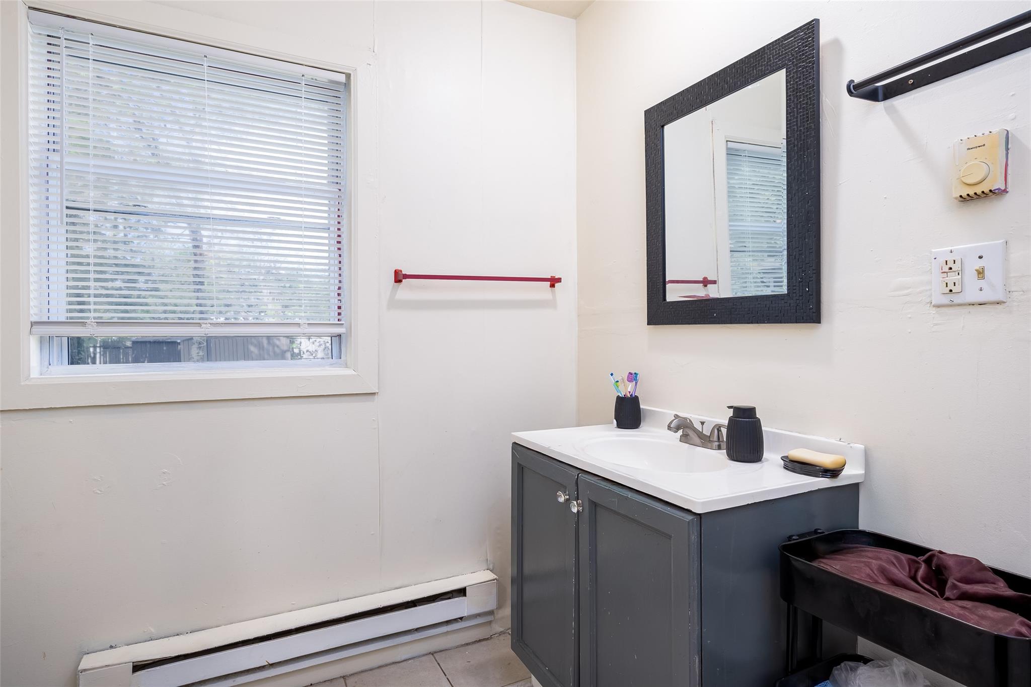 6 Gordon Avenue, Medford, NY 11763