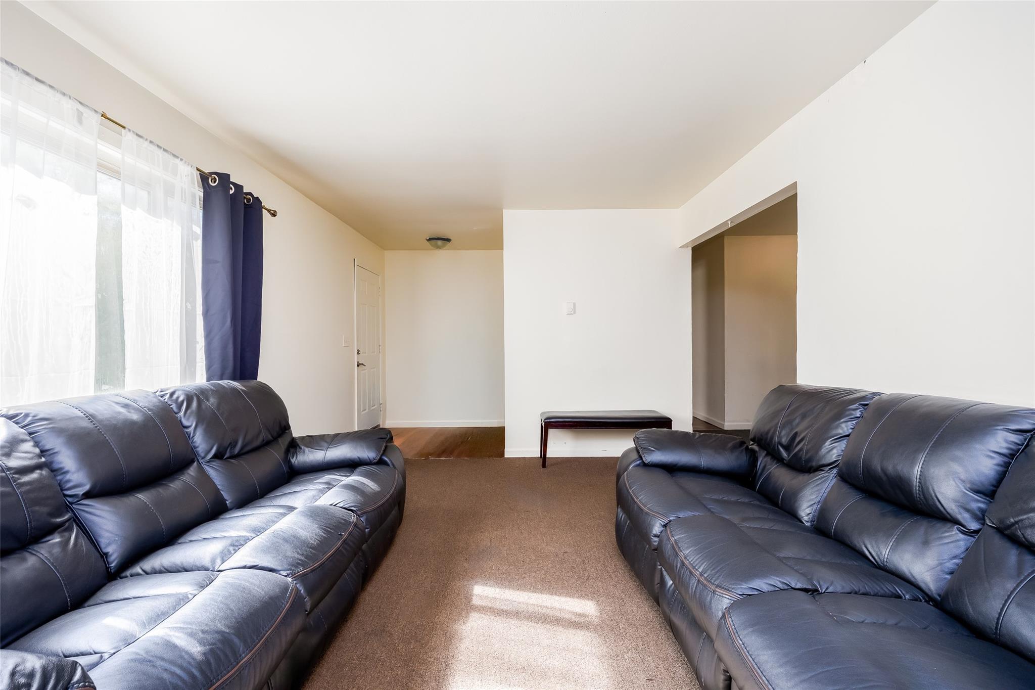 6 Gordon Avenue, Medford, NY 11763