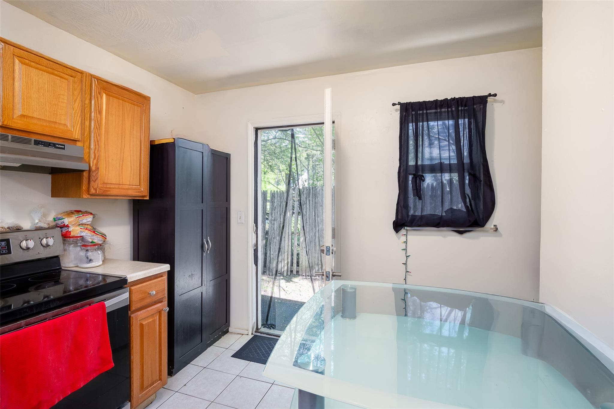 6 Gordon Avenue, Medford, NY 11763