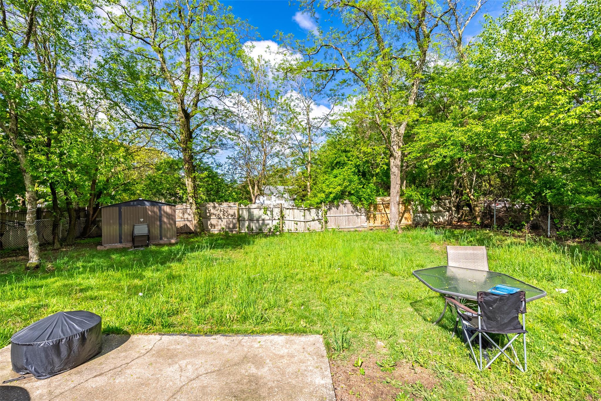 6 Gordon Avenue, Medford, NY 11763