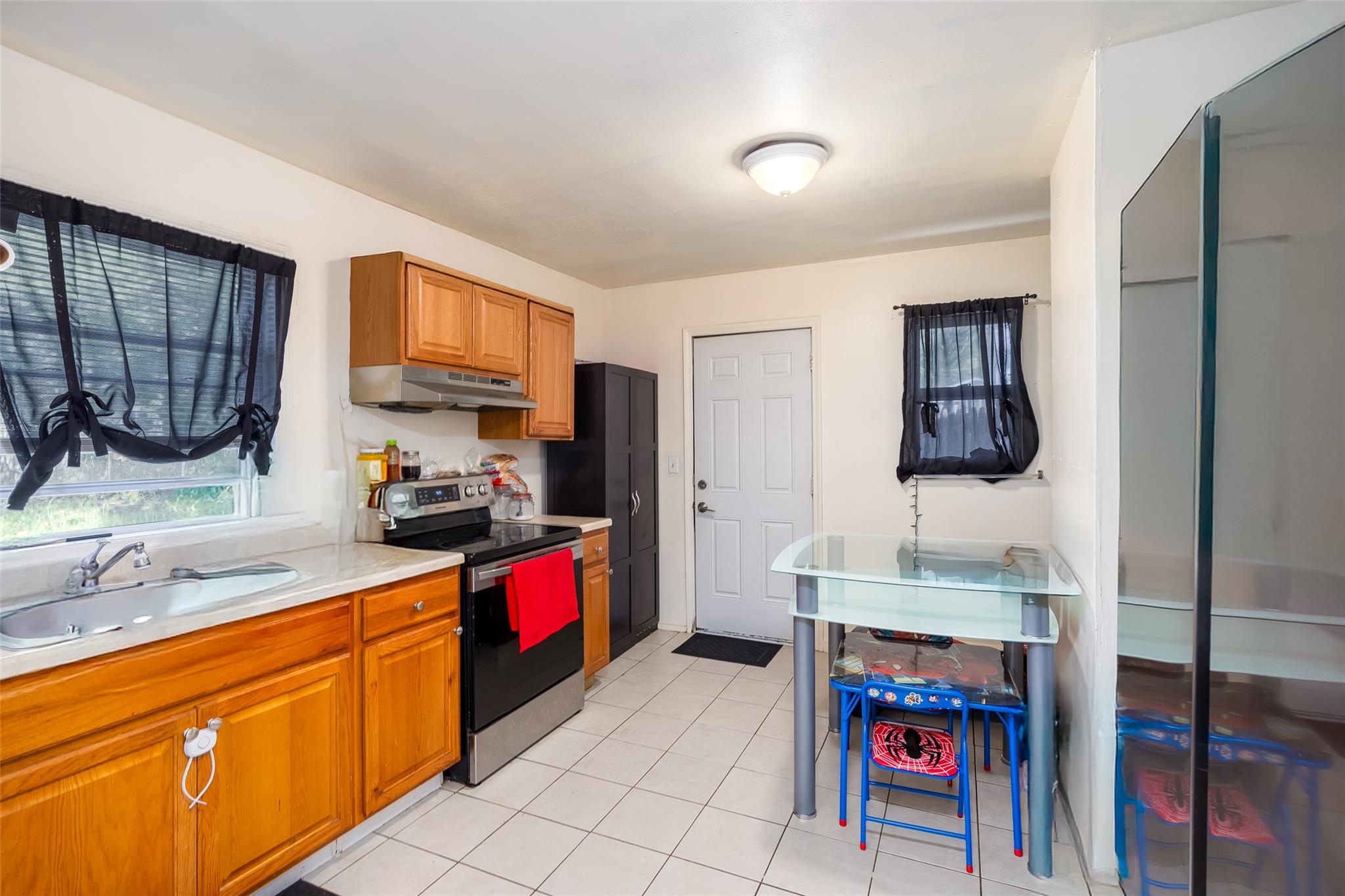 6 Gordon Avenue, Medford, NY 11763