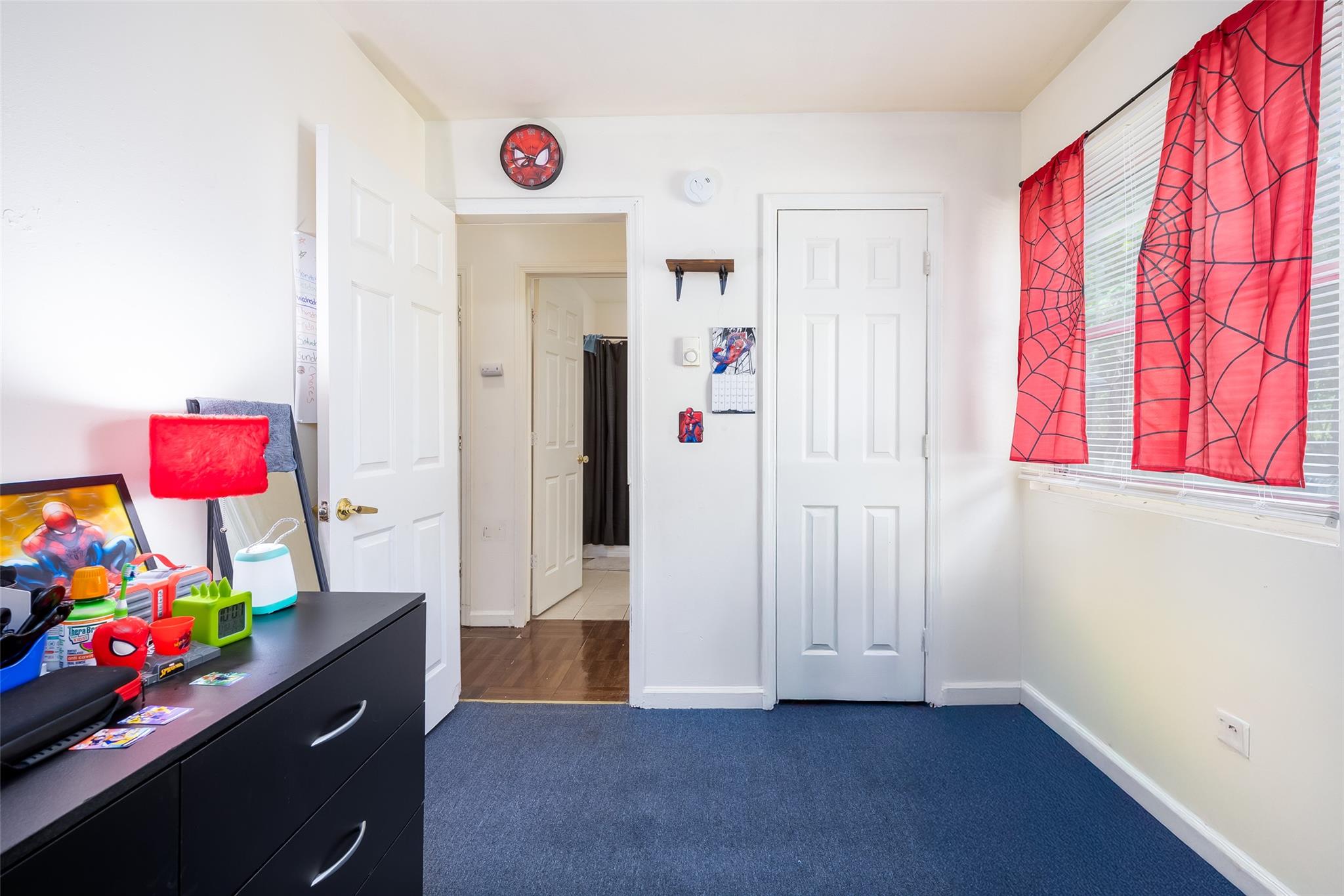 6 Gordon Avenue, Medford, NY 11763