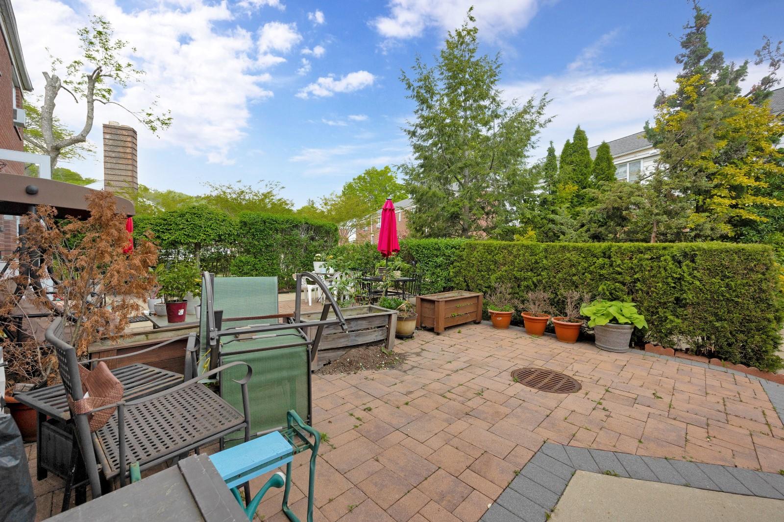 227-09 Hillside Avenue # 5-17 DUPLEX, Bellerose Manor, NY 11427