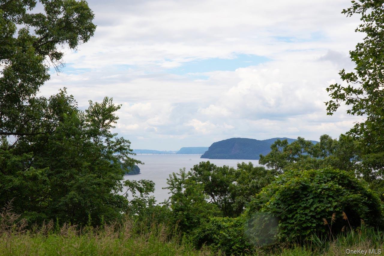 3 Prickly Pear Hill Road, Croton-on-Hudson, NY 10520