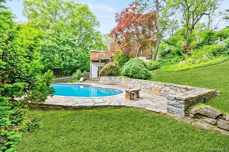 12 Glenn Place, Hastings-on-Hudson, NY 10706