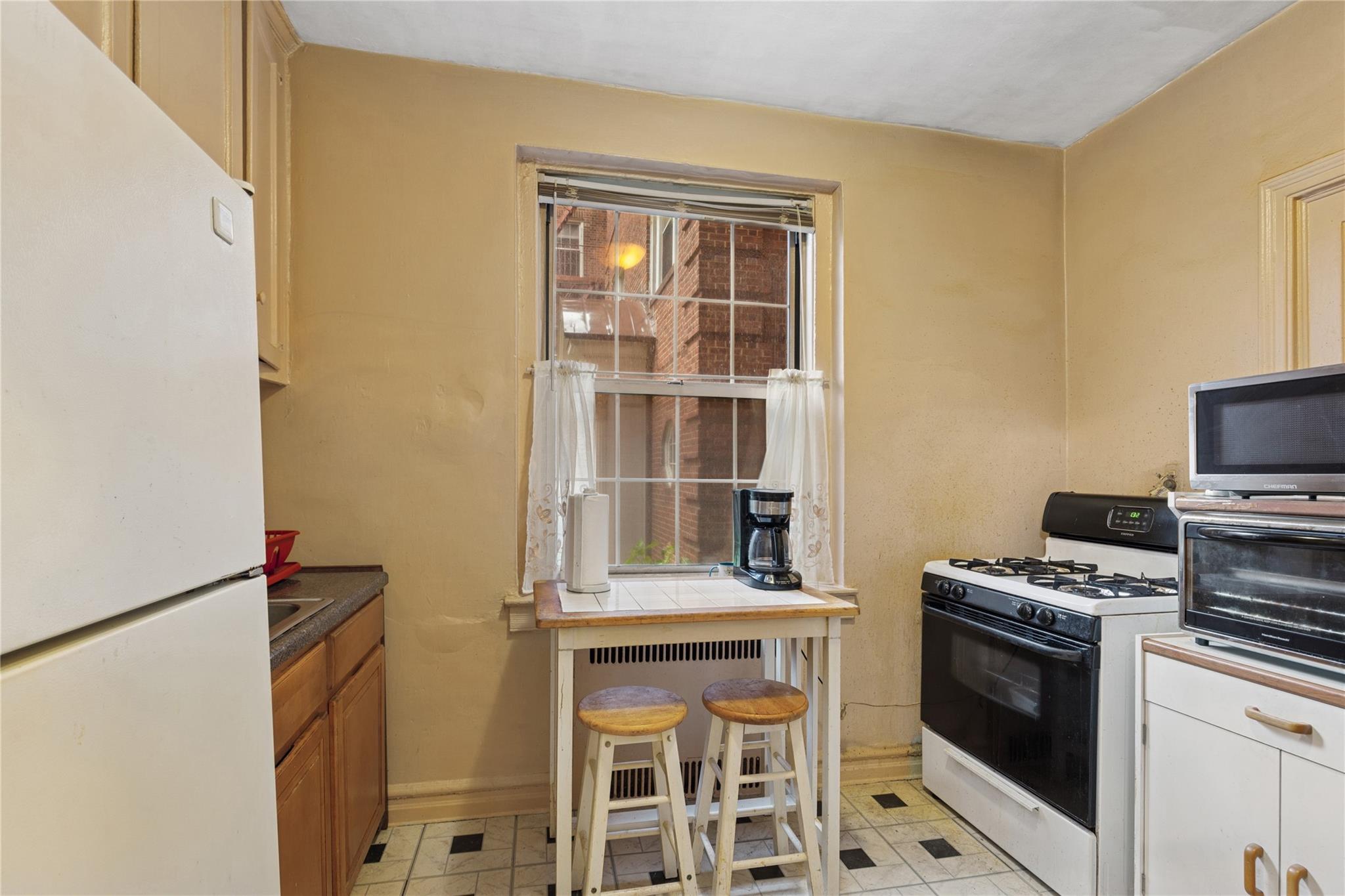 117-01 park lane south # C 1F, Kew Gardens, NY 11418