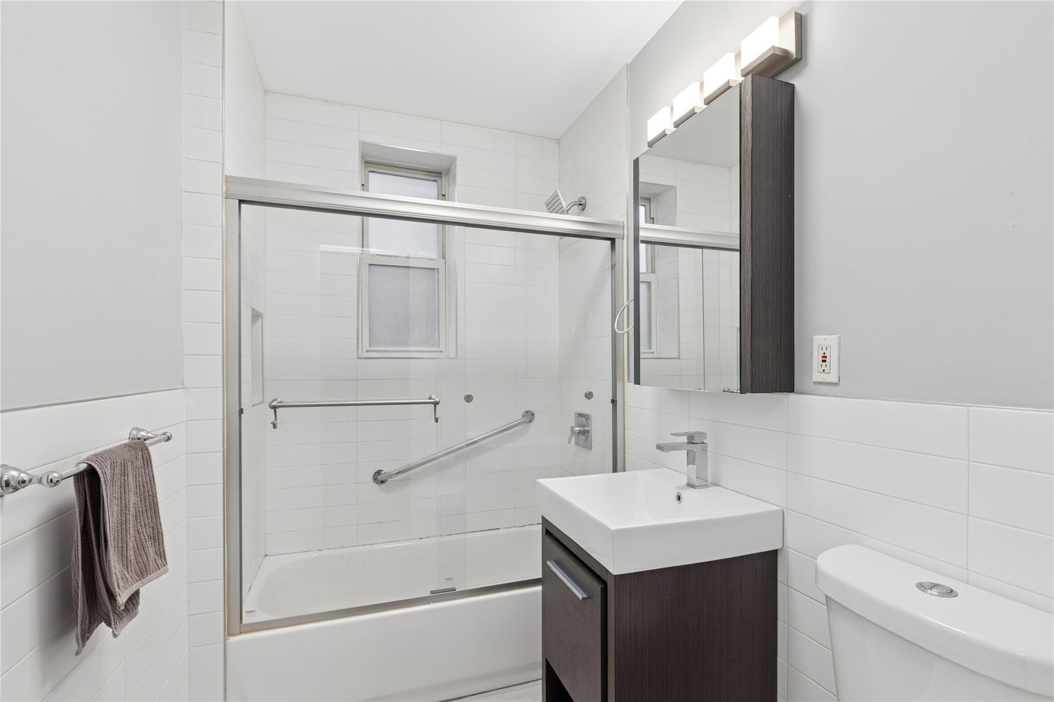 117-01 park lane south # C 1F, Kew Gardens, NY 11418