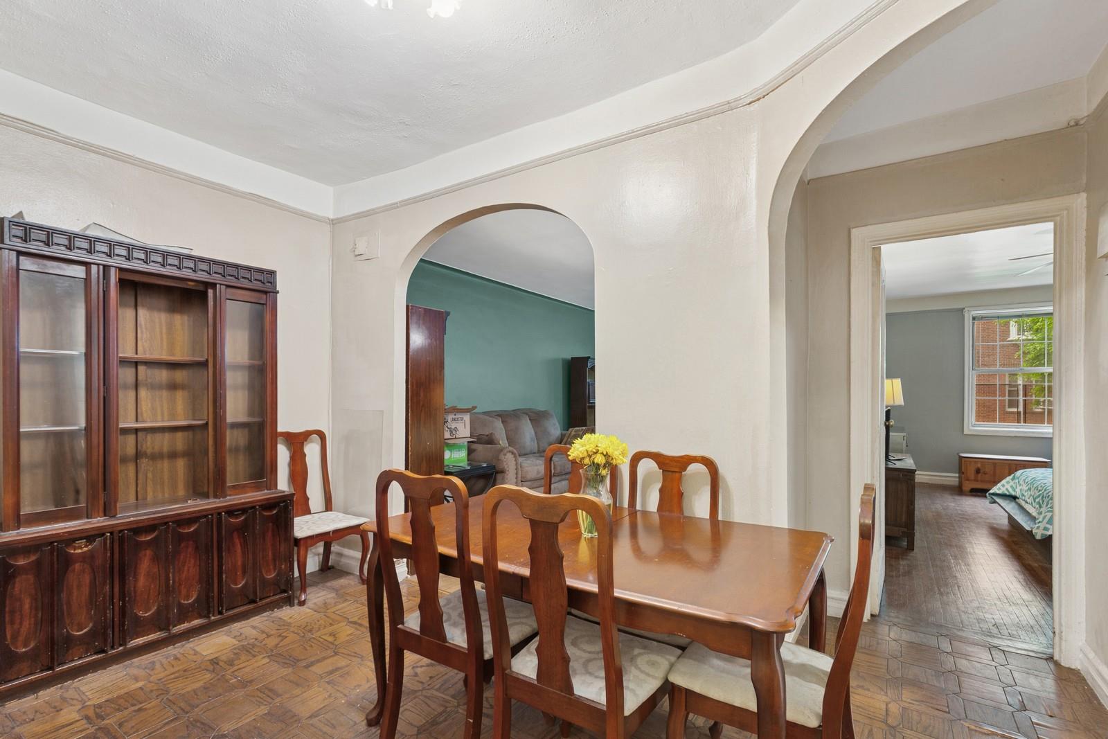 117-01 park lane south # C 1F, Kew Gardens, NY 11418