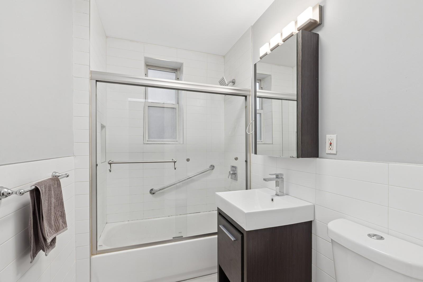 117-01 park lane south # C 1F, Kew Gardens, NY 11418