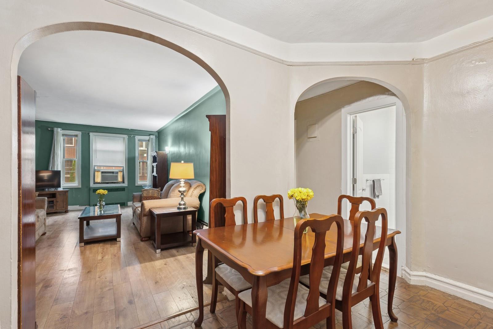 117-01 park lane south # C 1F, Kew Gardens, NY 11418