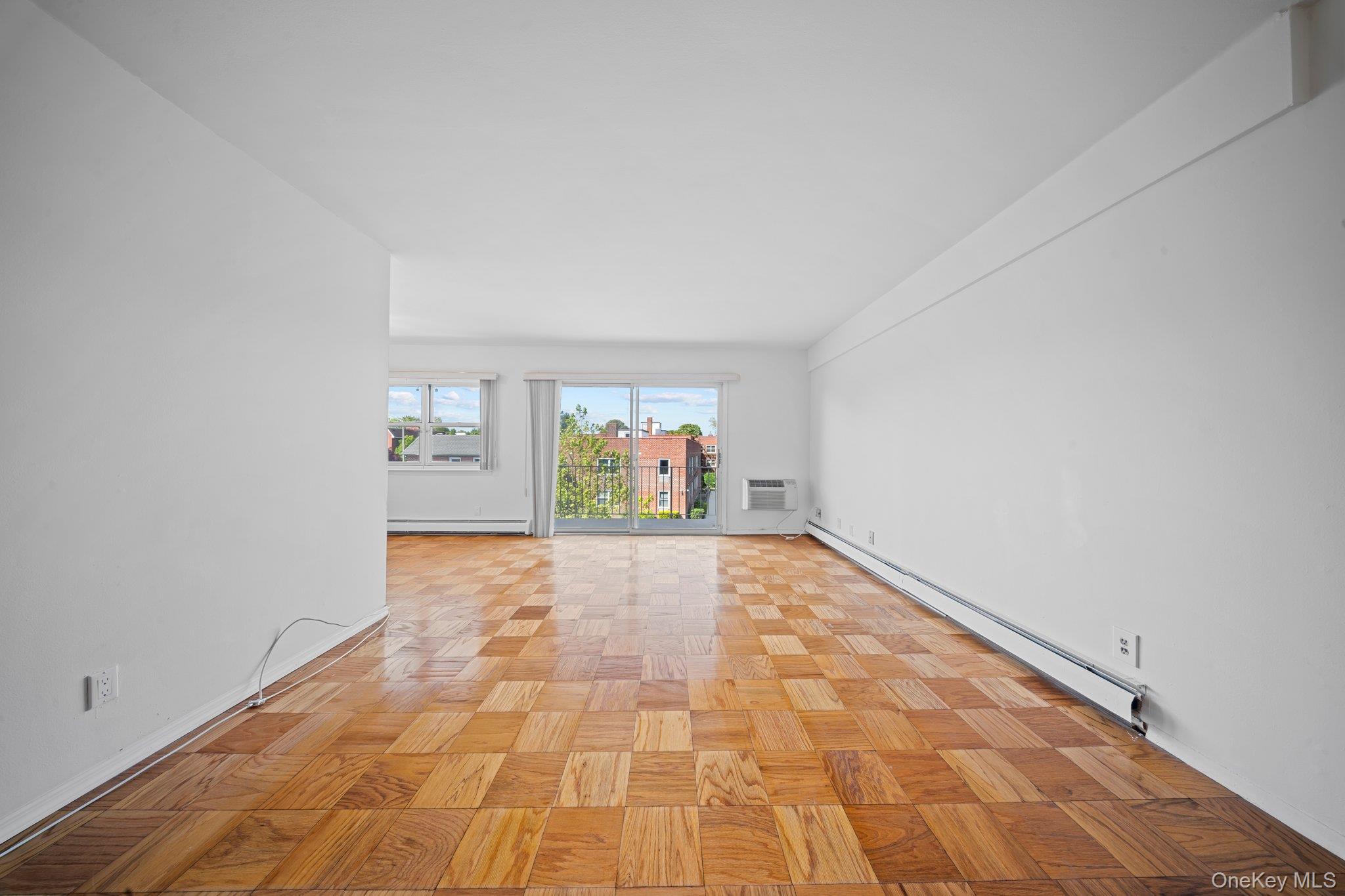 90 S Park Avenue # C7, Rockville Centre, NY 11570