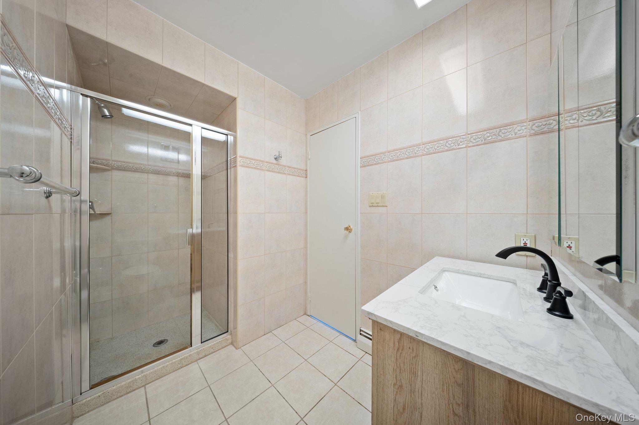 90 S Park Avenue # C7, Rockville Centre, NY 11570