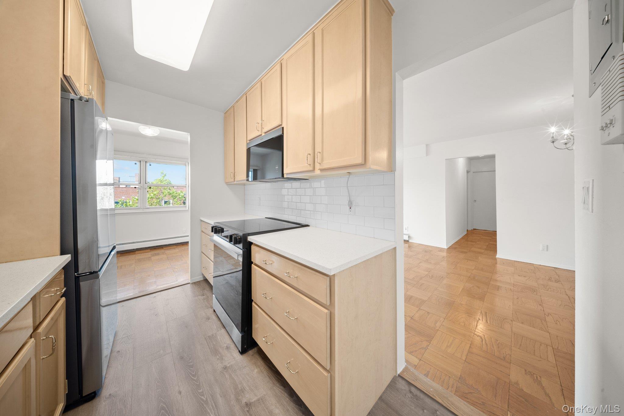 90 S Park Avenue # C7, Rockville Centre, NY 11570