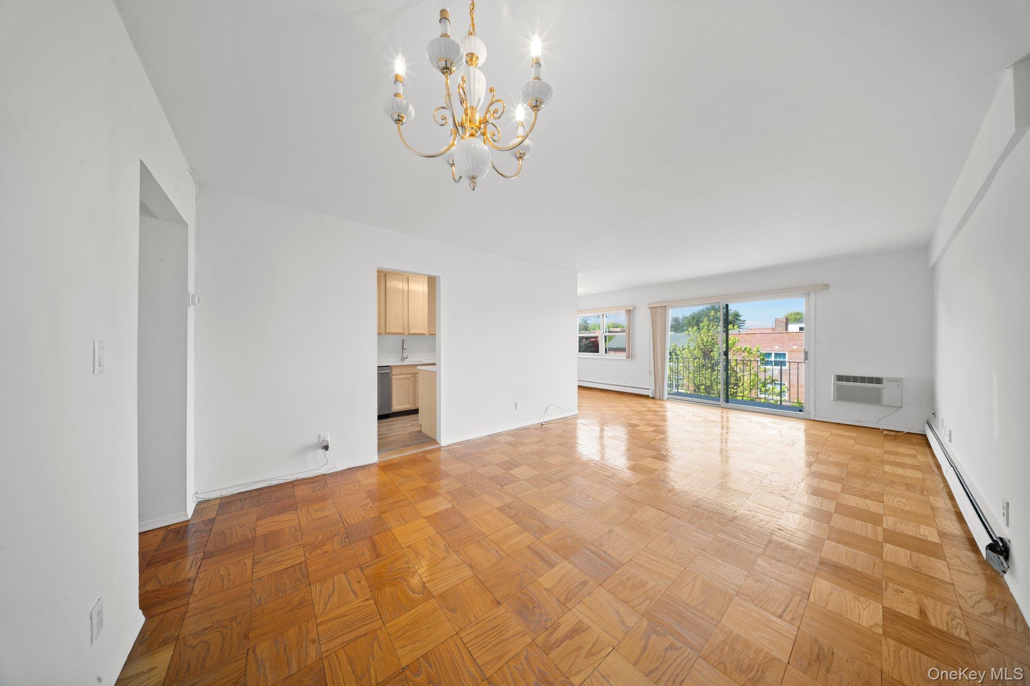 90 S Park Avenue # C7, Rockville Centre, NY 11570