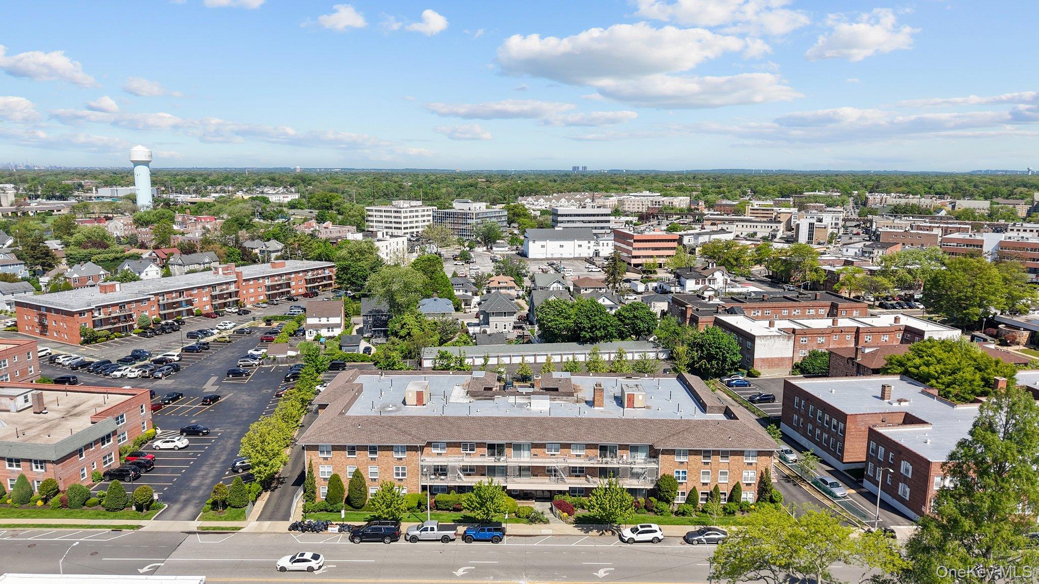 90 S Park Avenue # C7, Rockville Centre, NY 11570