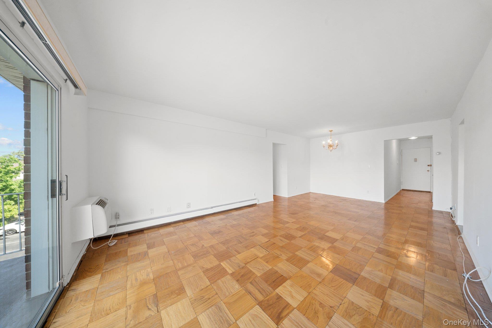 90 S Park Avenue # C7, Rockville Centre, NY 11570