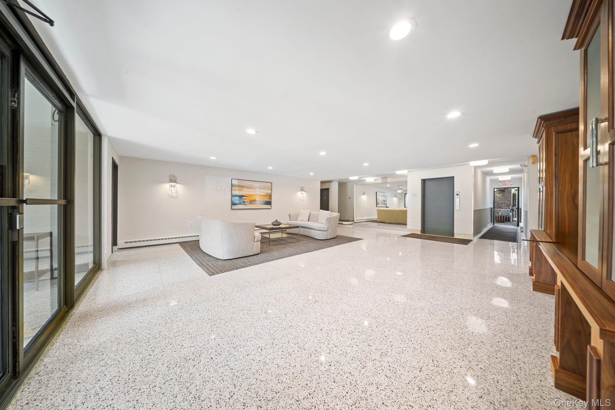 90 S Park Avenue # C7, Rockville Centre, NY 11570