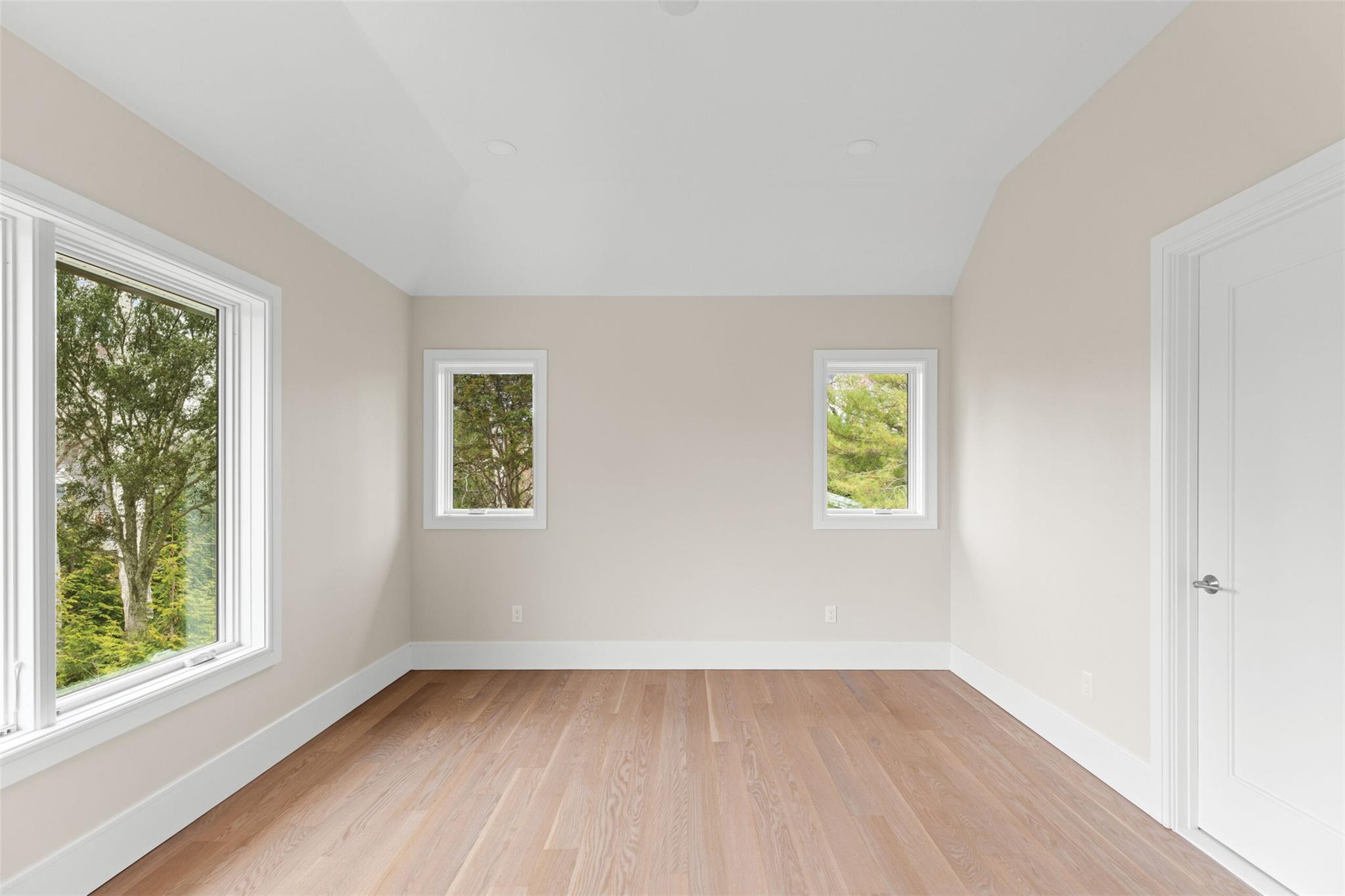 26 Pine Tree Road, Southampton, NY 11968