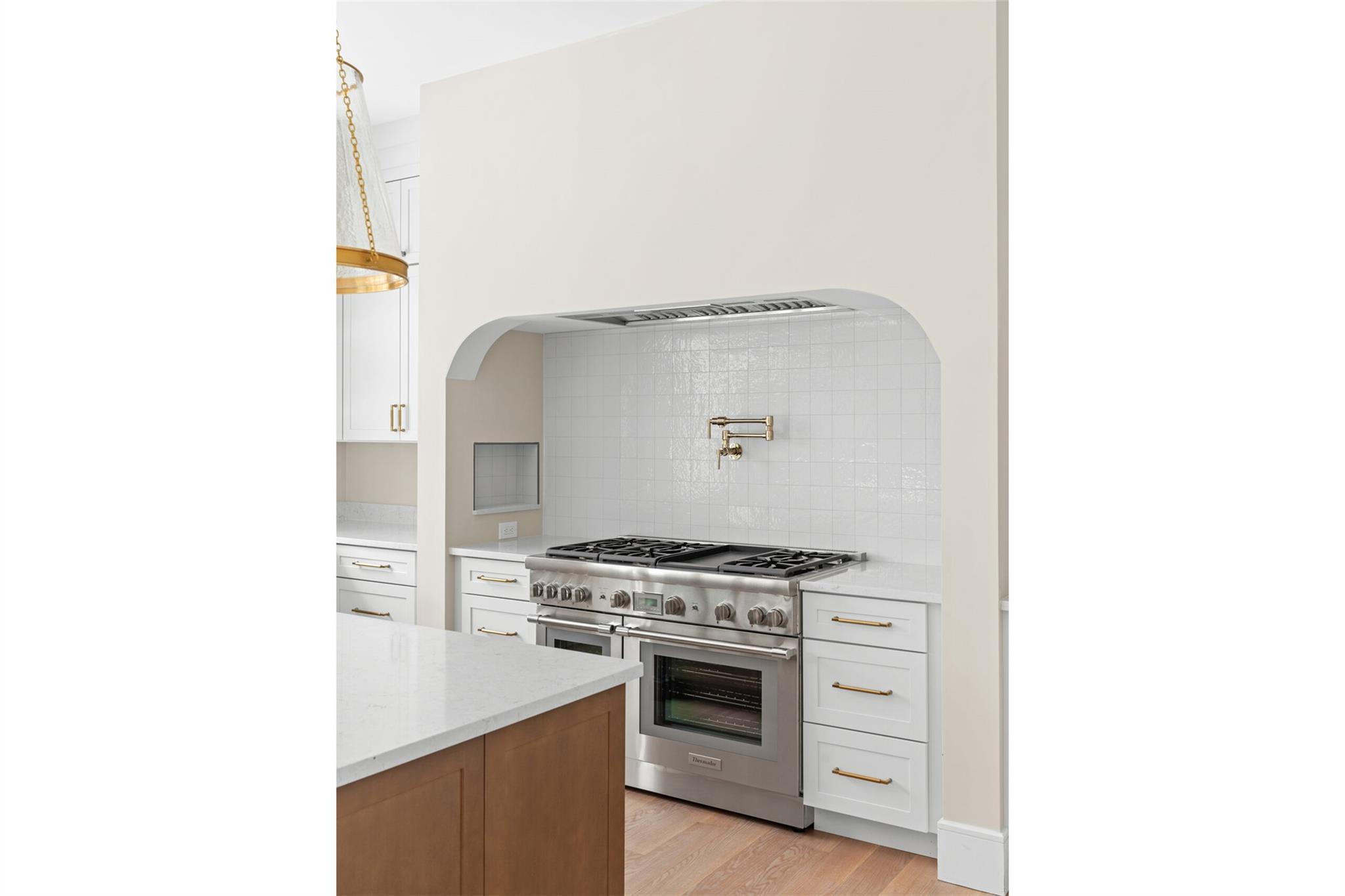 26 Pine Tree Road, Southampton, NY 11968