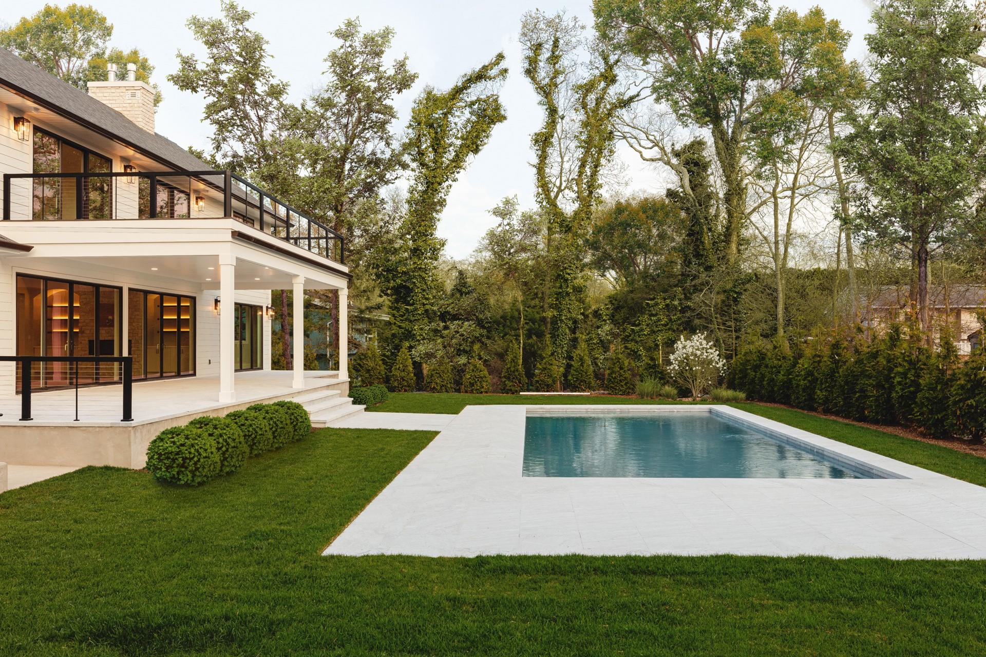 26 Pine Tree Road, Southampton, NY 11968