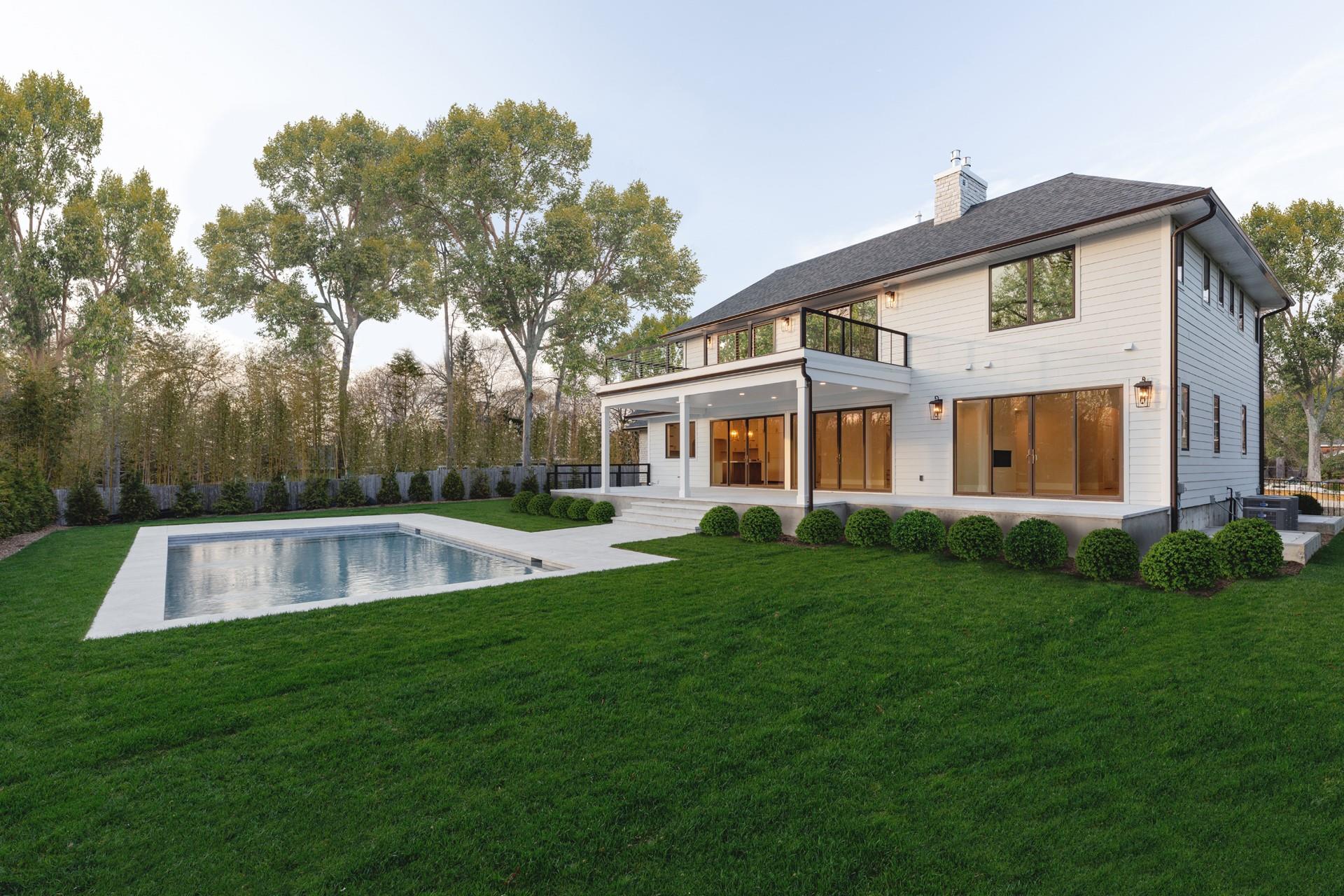 26 Pine Tree Road, Southampton, NY 11968