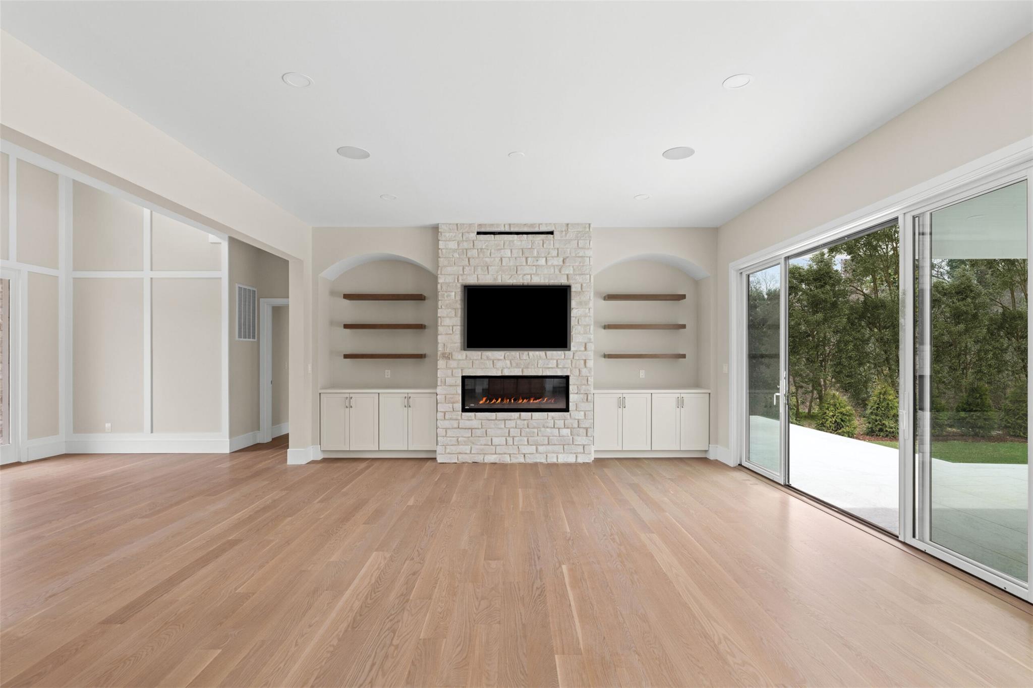 26 Pine Tree Road, Southampton, NY 11968