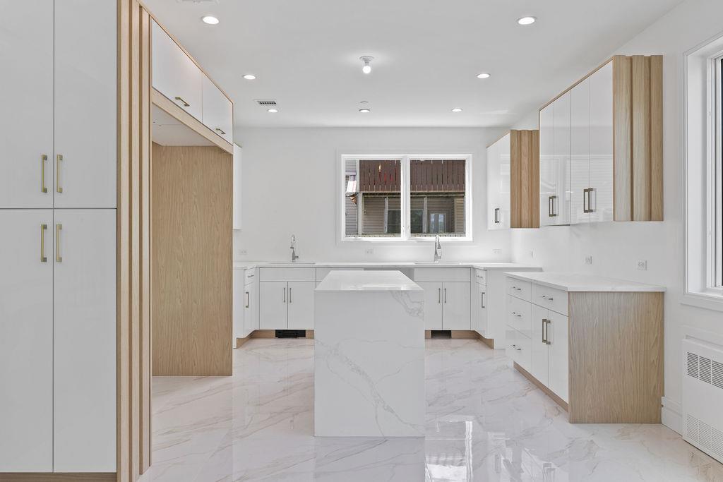 242 Blauvelt Road # 201, Monsey, NY 10952