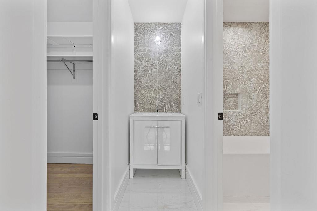 242 Blauvelt Road # 201, Monsey, NY 10952