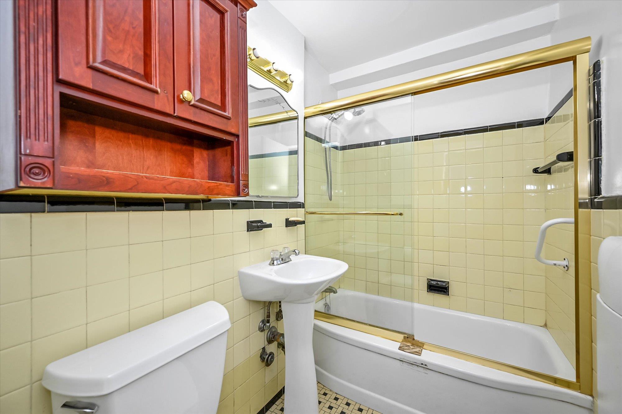 98-51 64 Avenue # 2C, Rego Park, NY 11374