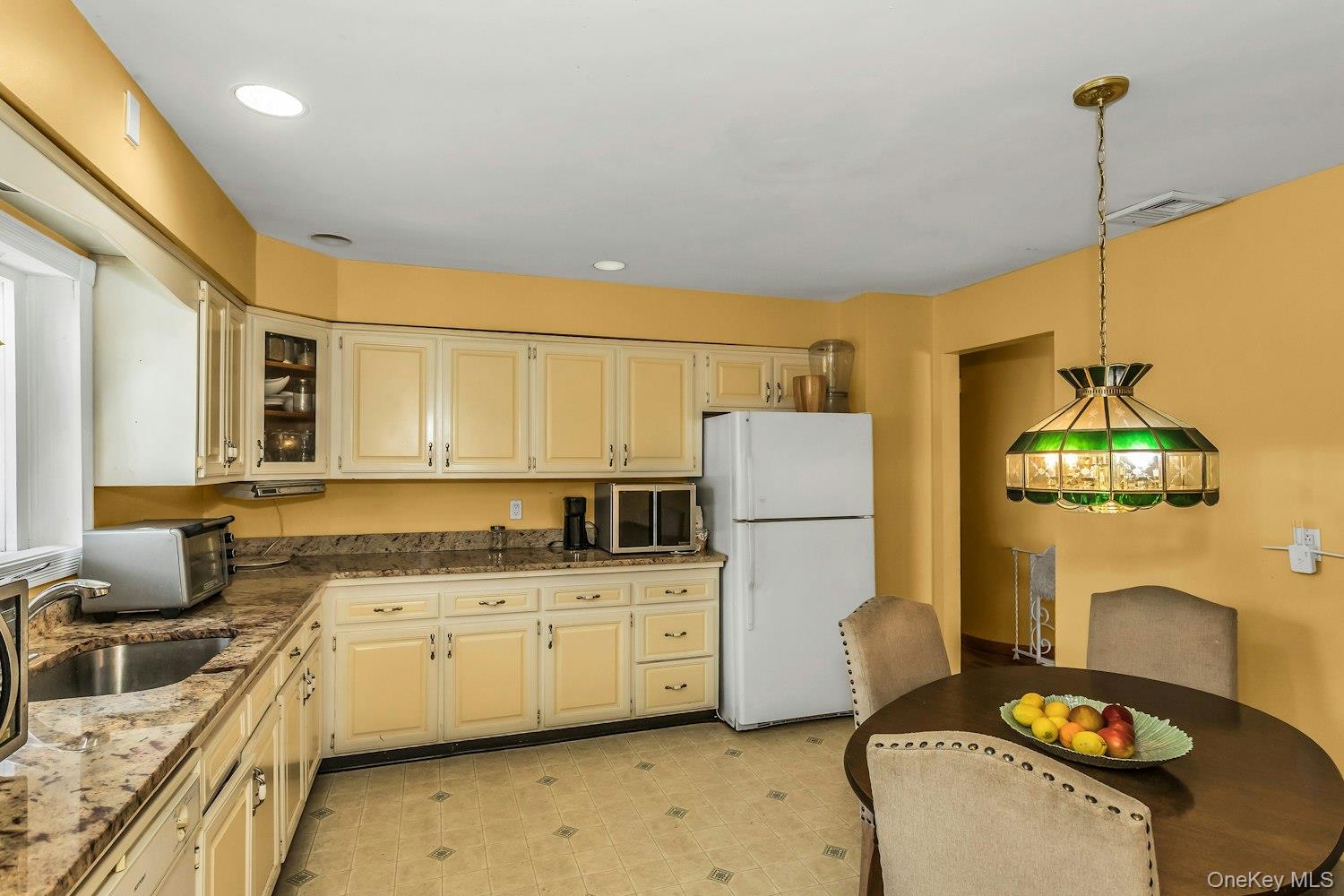 171 Westside Avenue, Freeport, NY 11520