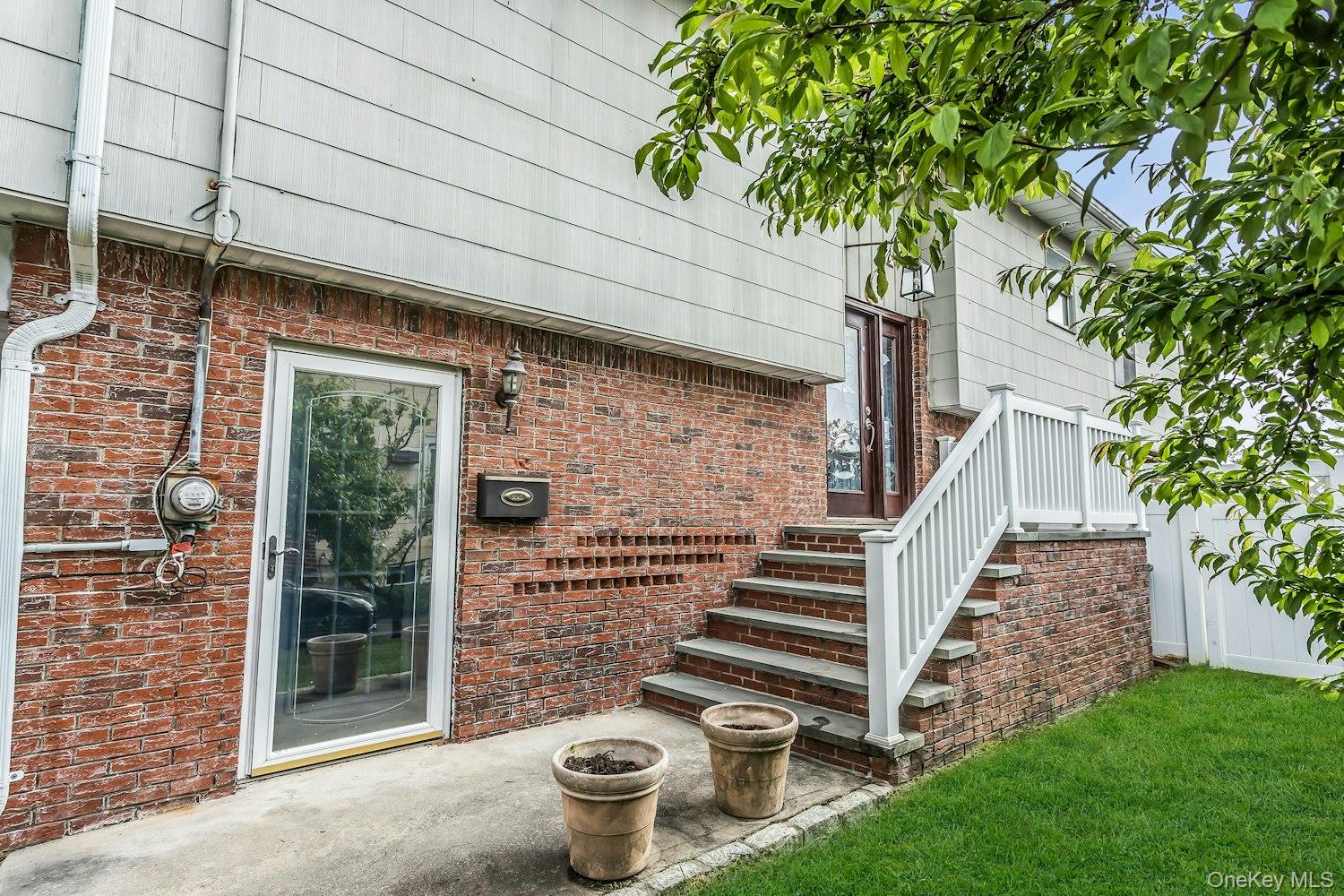 171 Westside Avenue, Freeport, NY 11520