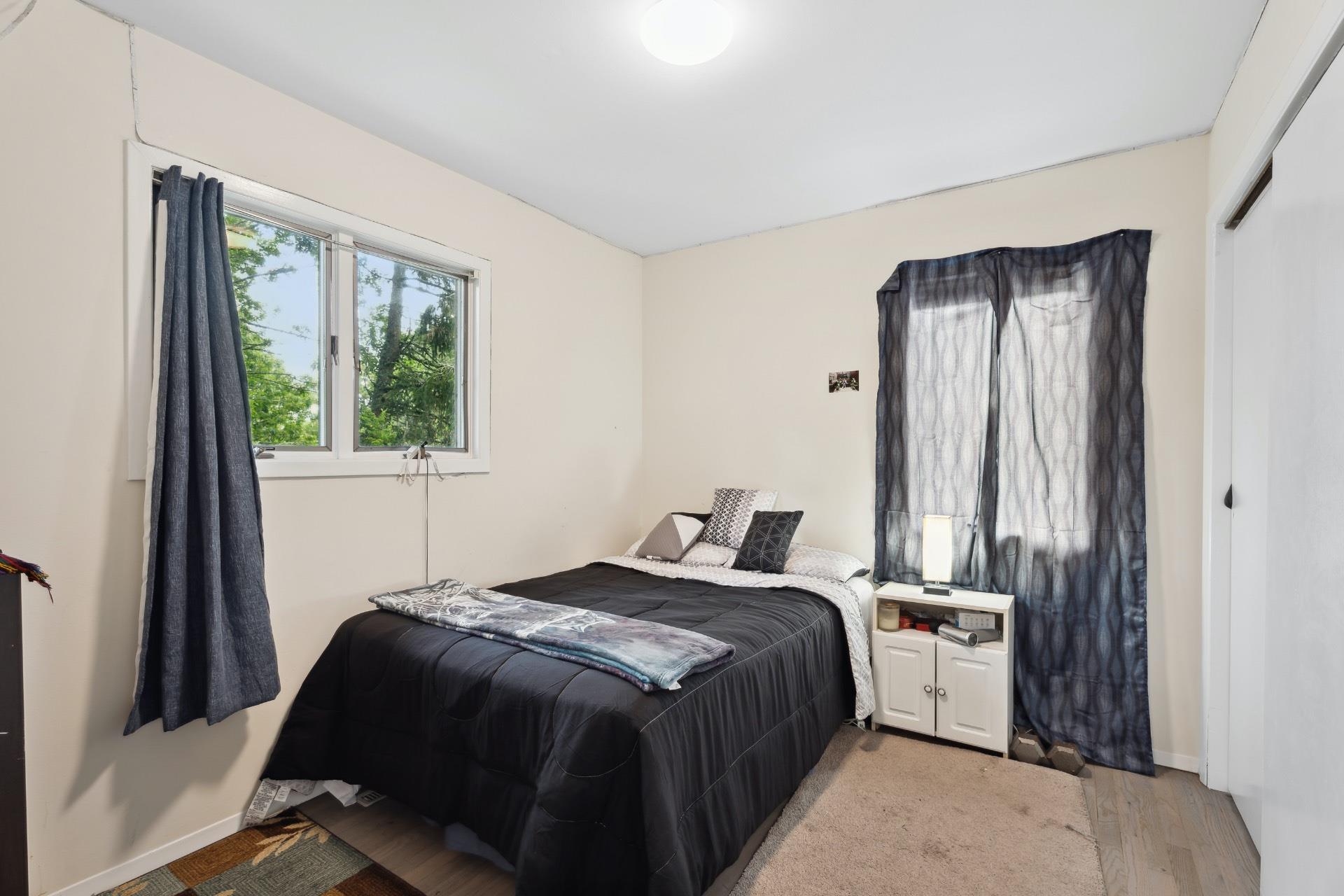 1806 County Road 39, Southampton, NY 11968