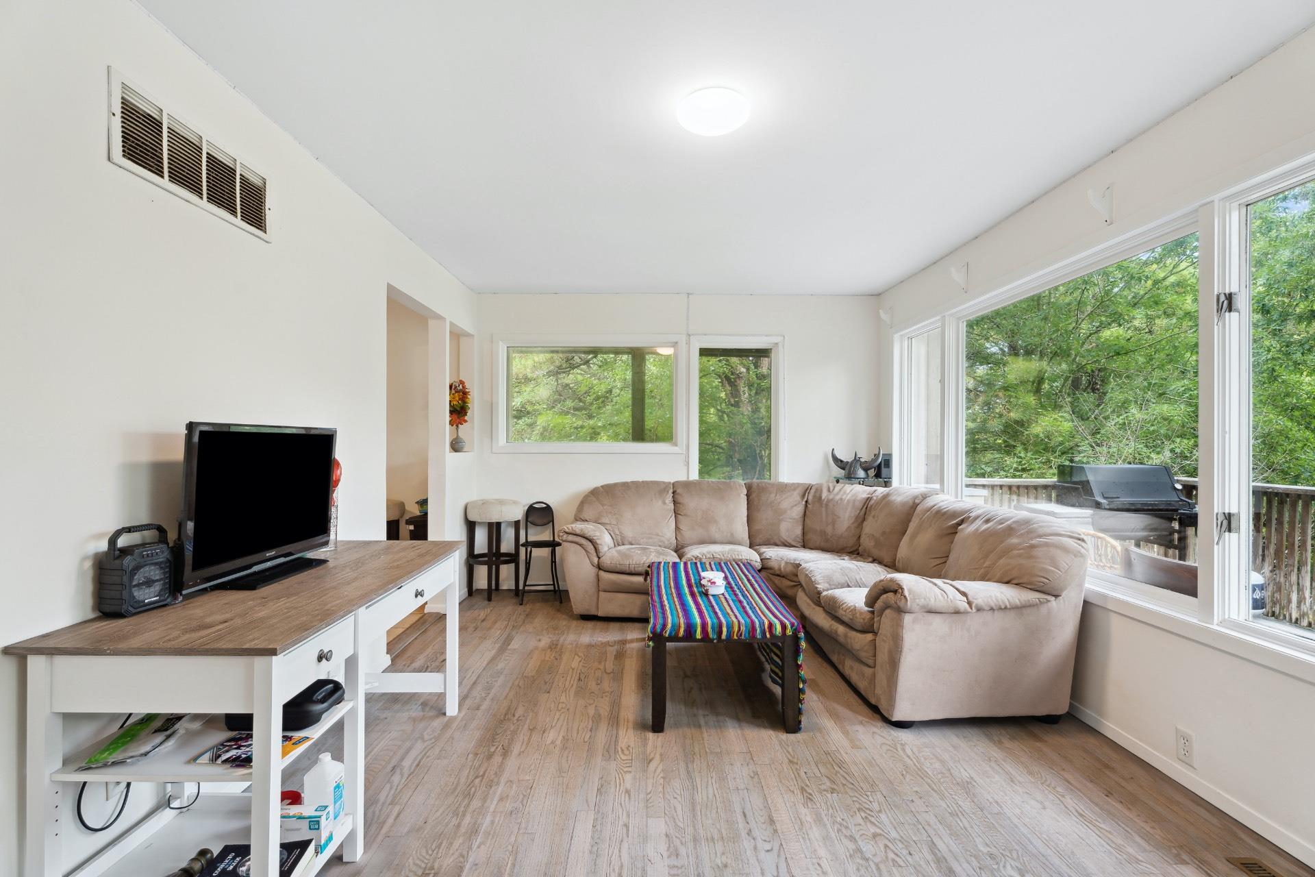 1806 County Road 39, Southampton, NY 11968